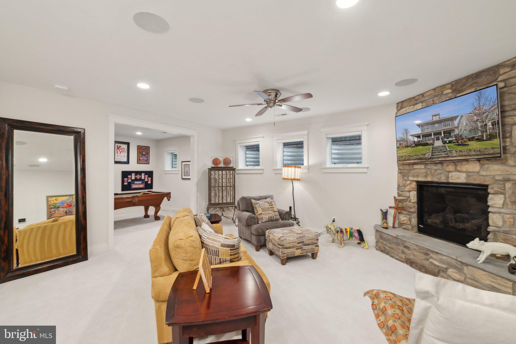 ADDISON HEIGHTS - Residential