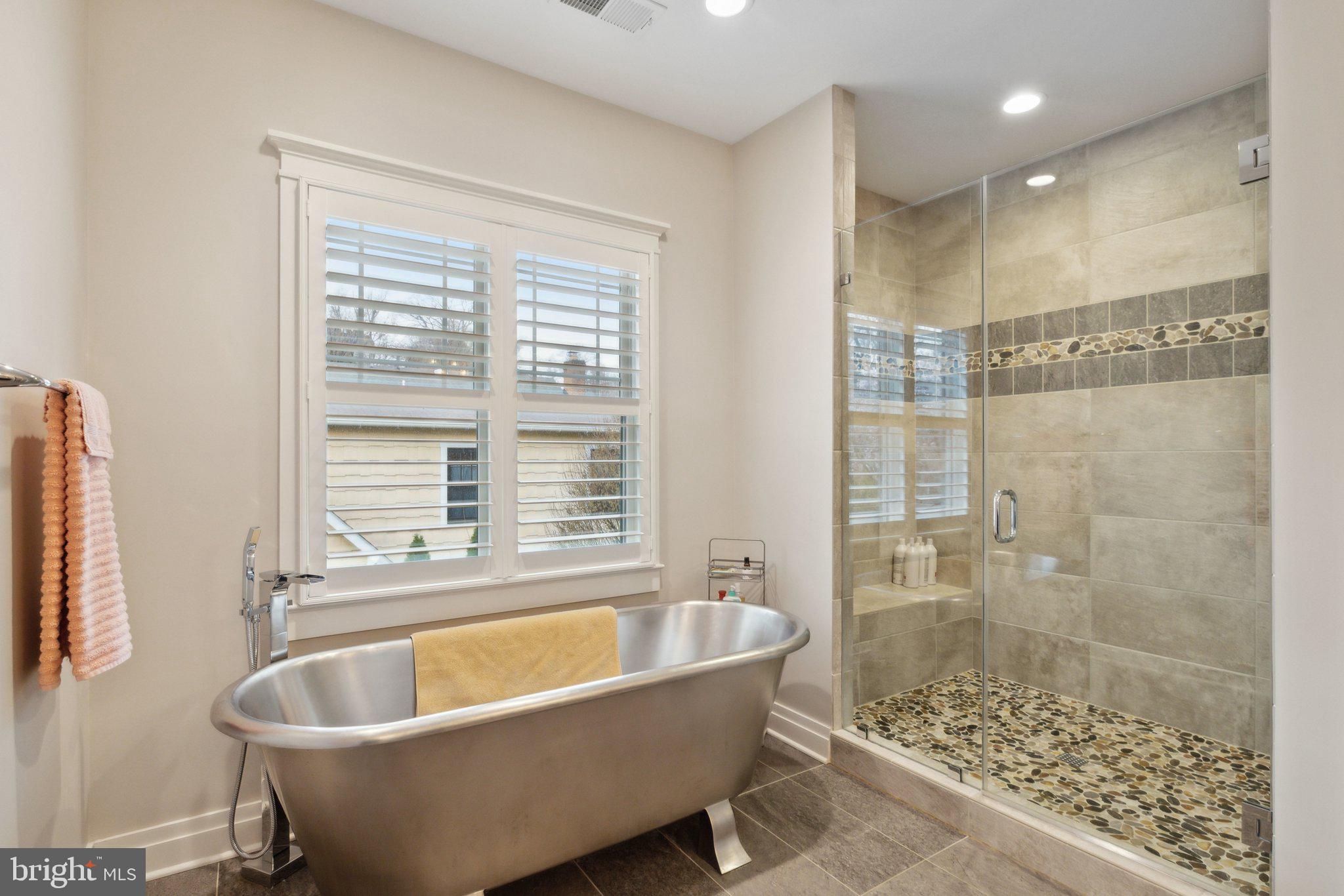 ADDISON HEIGHTS - Residential