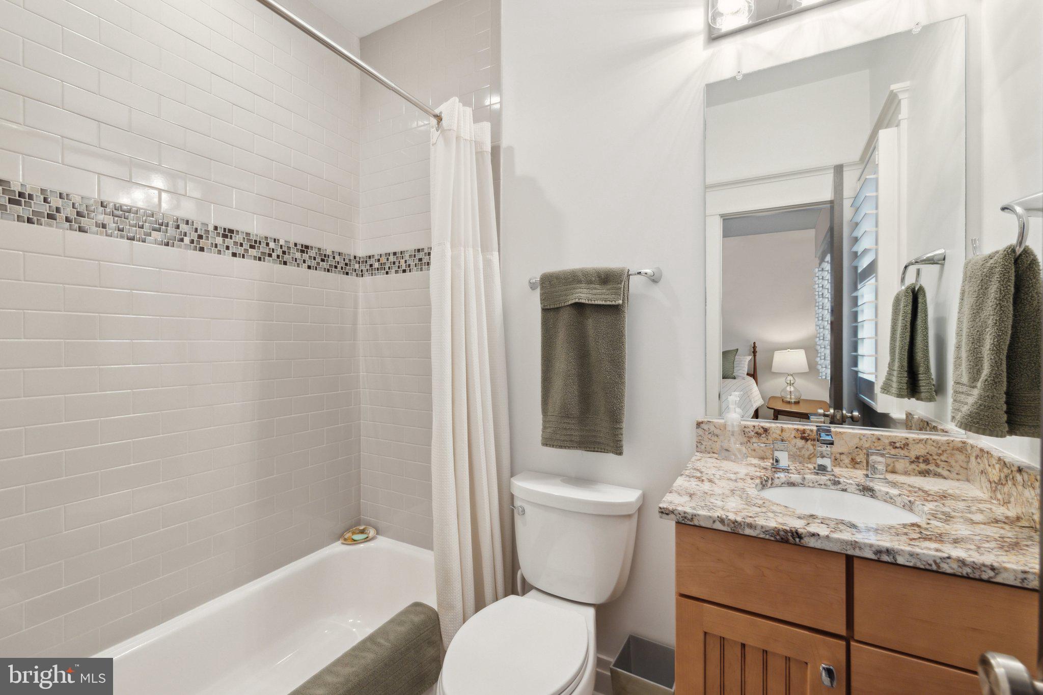 ADDISON HEIGHTS - Residential