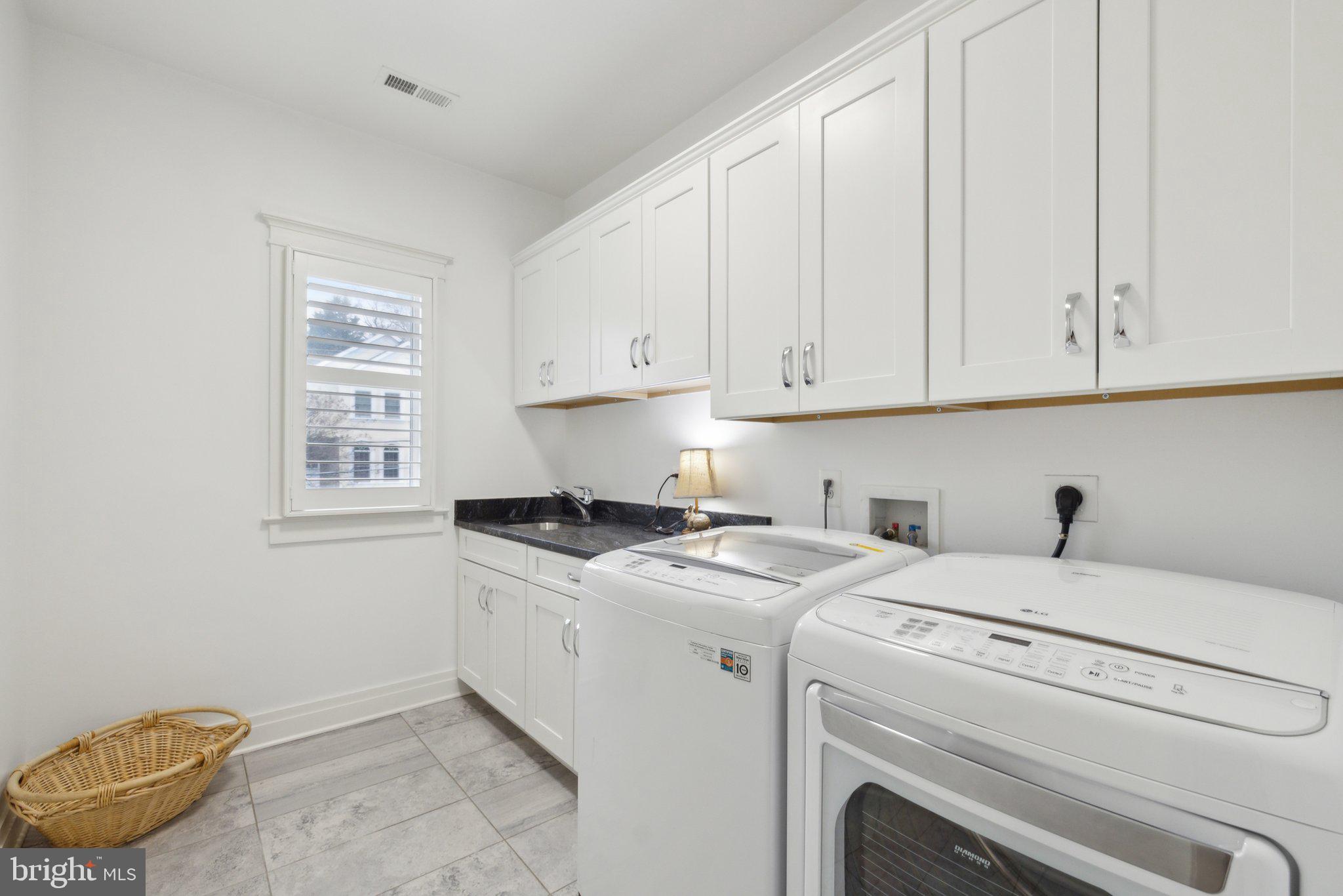 ADDISON HEIGHTS - Residential