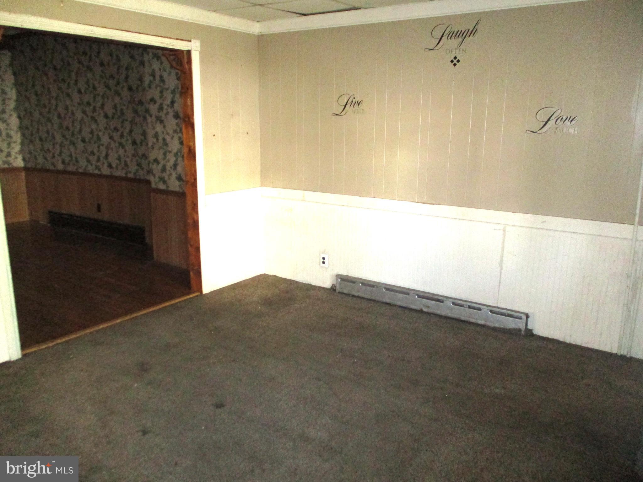 1017 LAUREL BOULEVARD