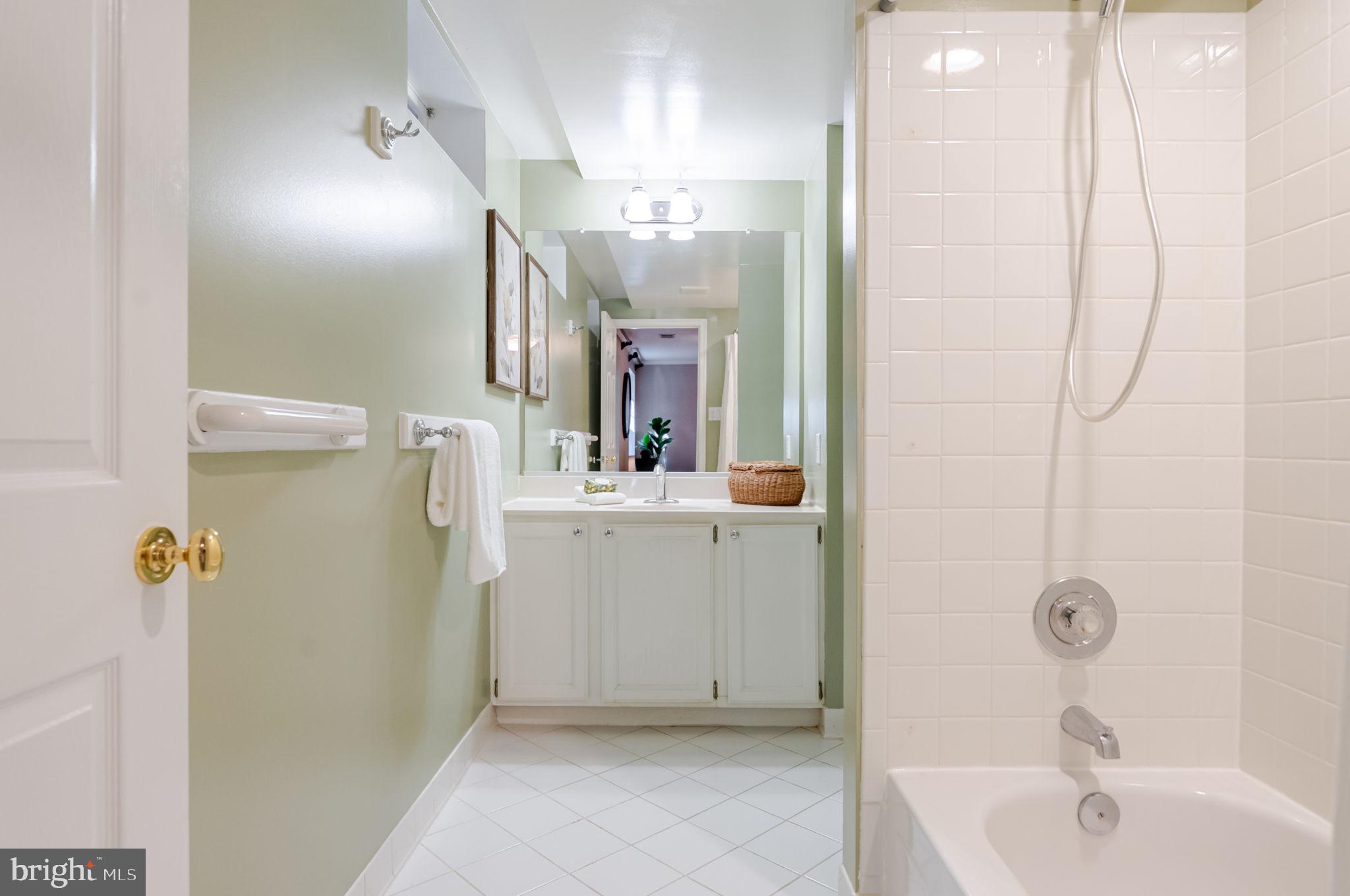 RESTON - Residential