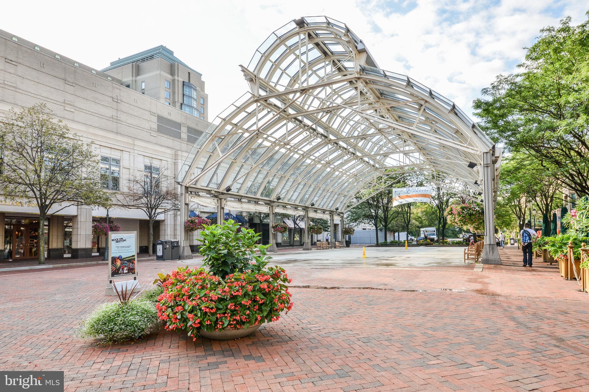 RESTON - Residential