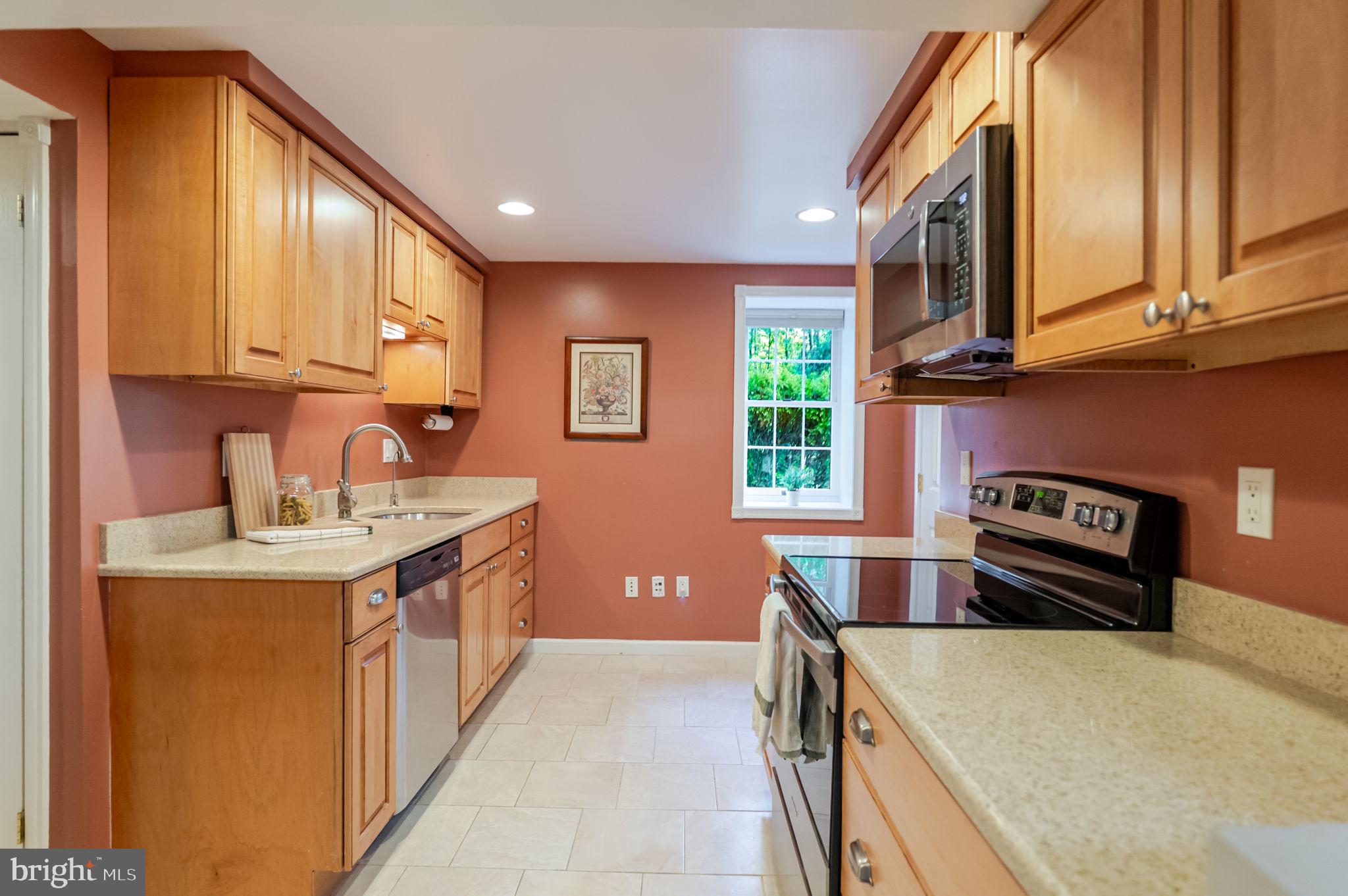 RESTON - Residential