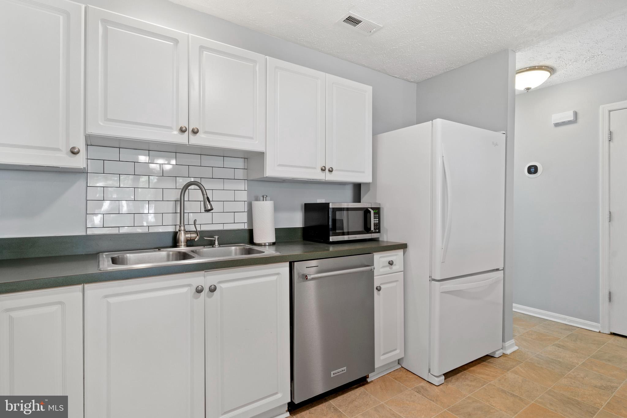 PICKETTS HARBOR - Residential