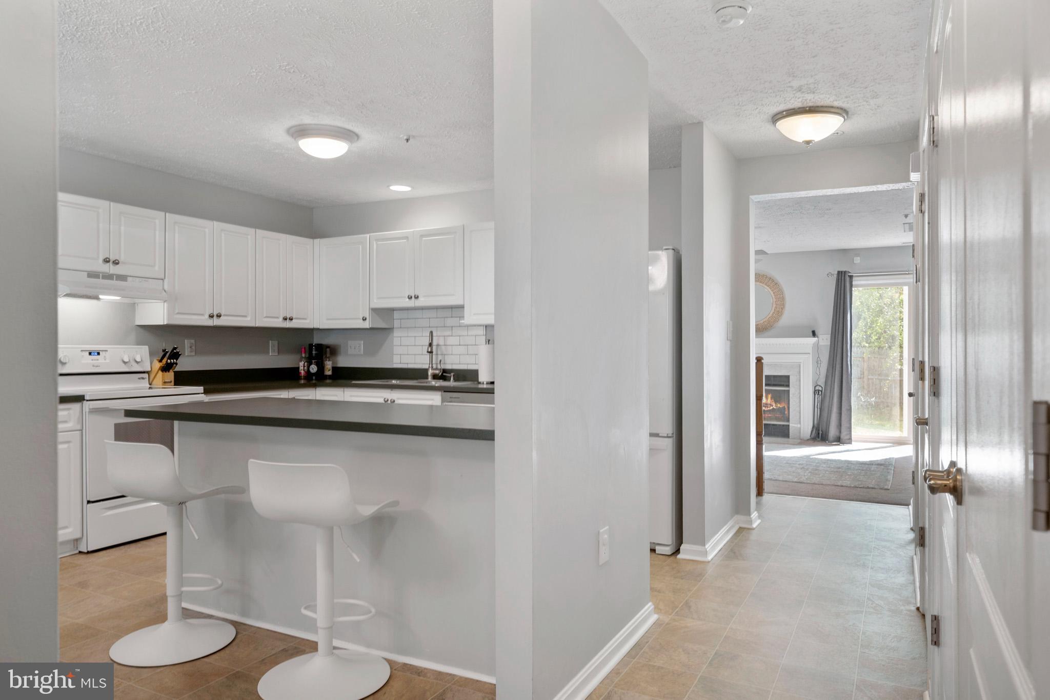 PICKETTS HARBOR - Residential