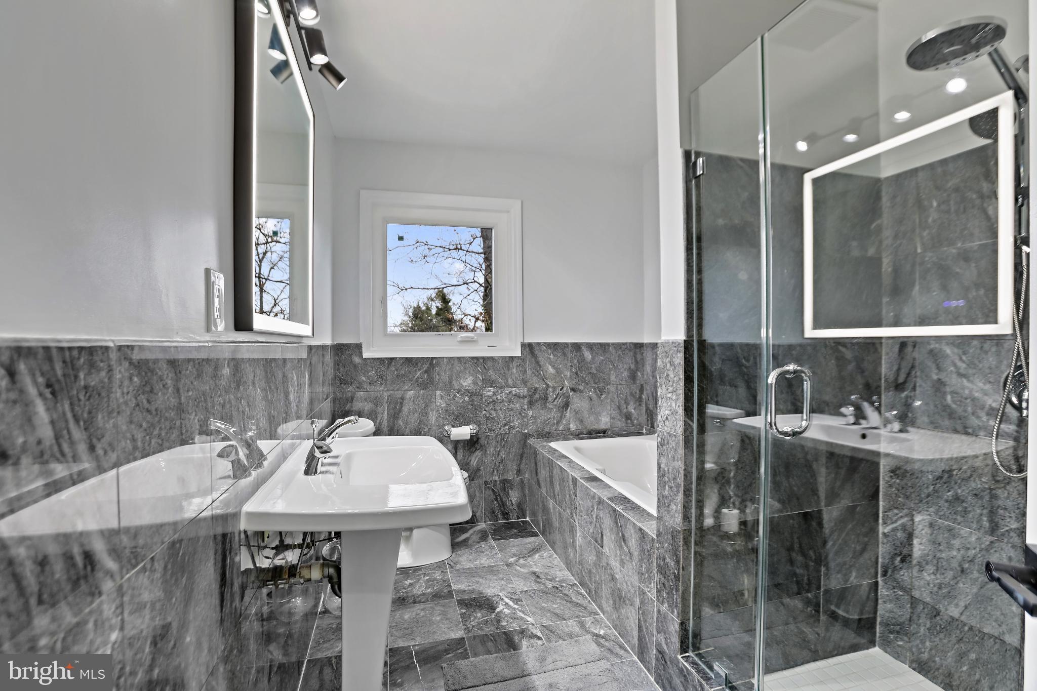 COLUMBIA PINES - Residential