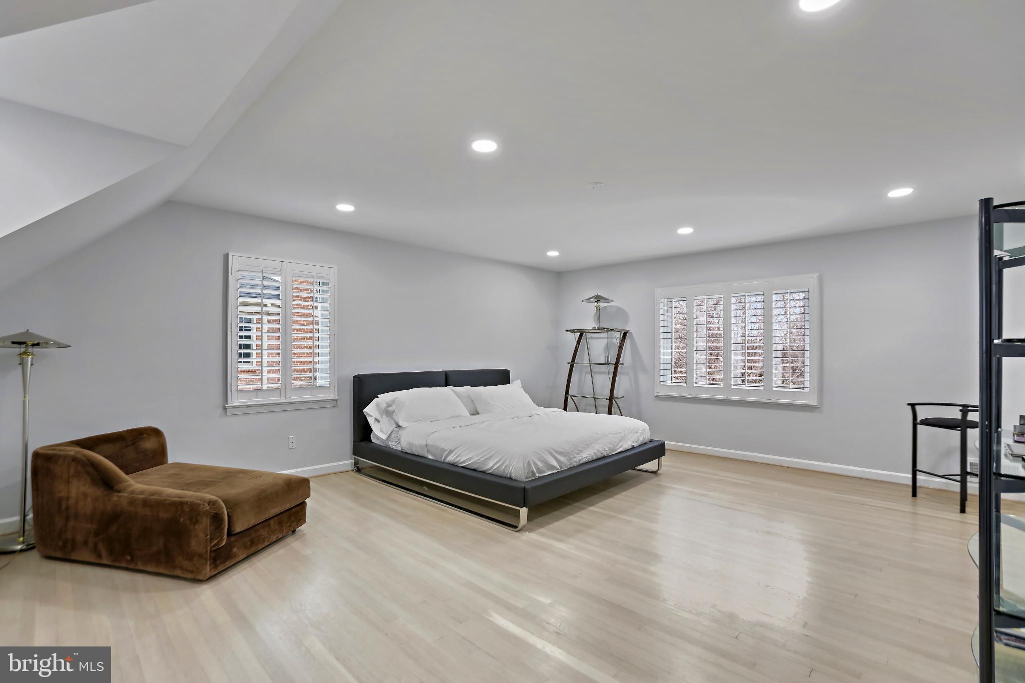 COLUMBIA PINES - Residential