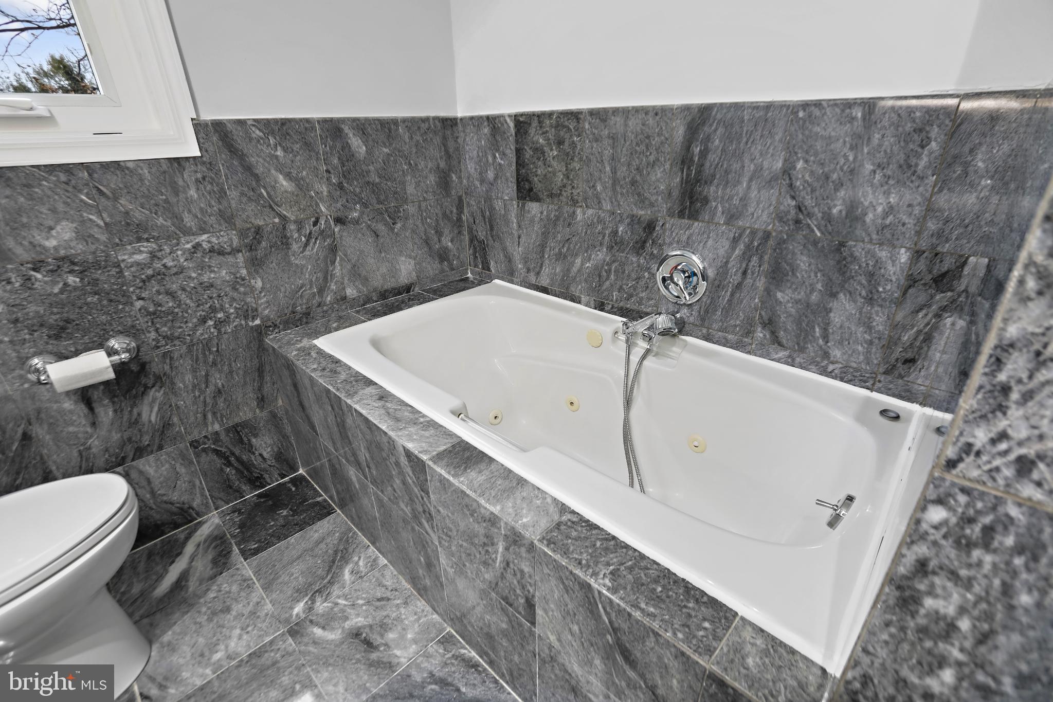 COLUMBIA PINES - Residential