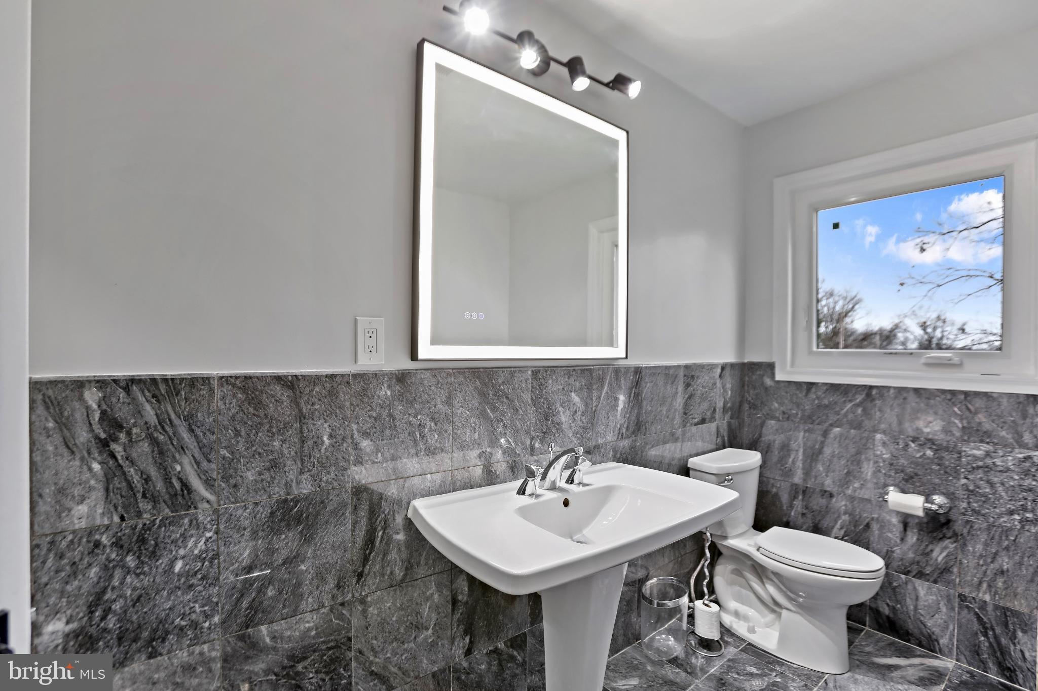 COLUMBIA PINES - Residential