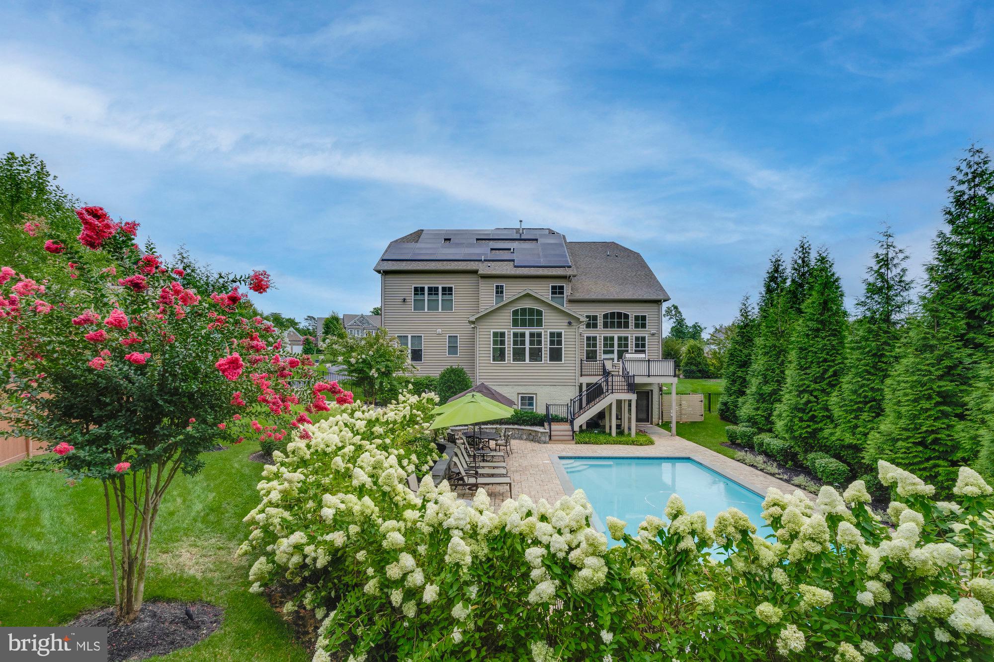 WAPLES MILL ESTATES - Residential