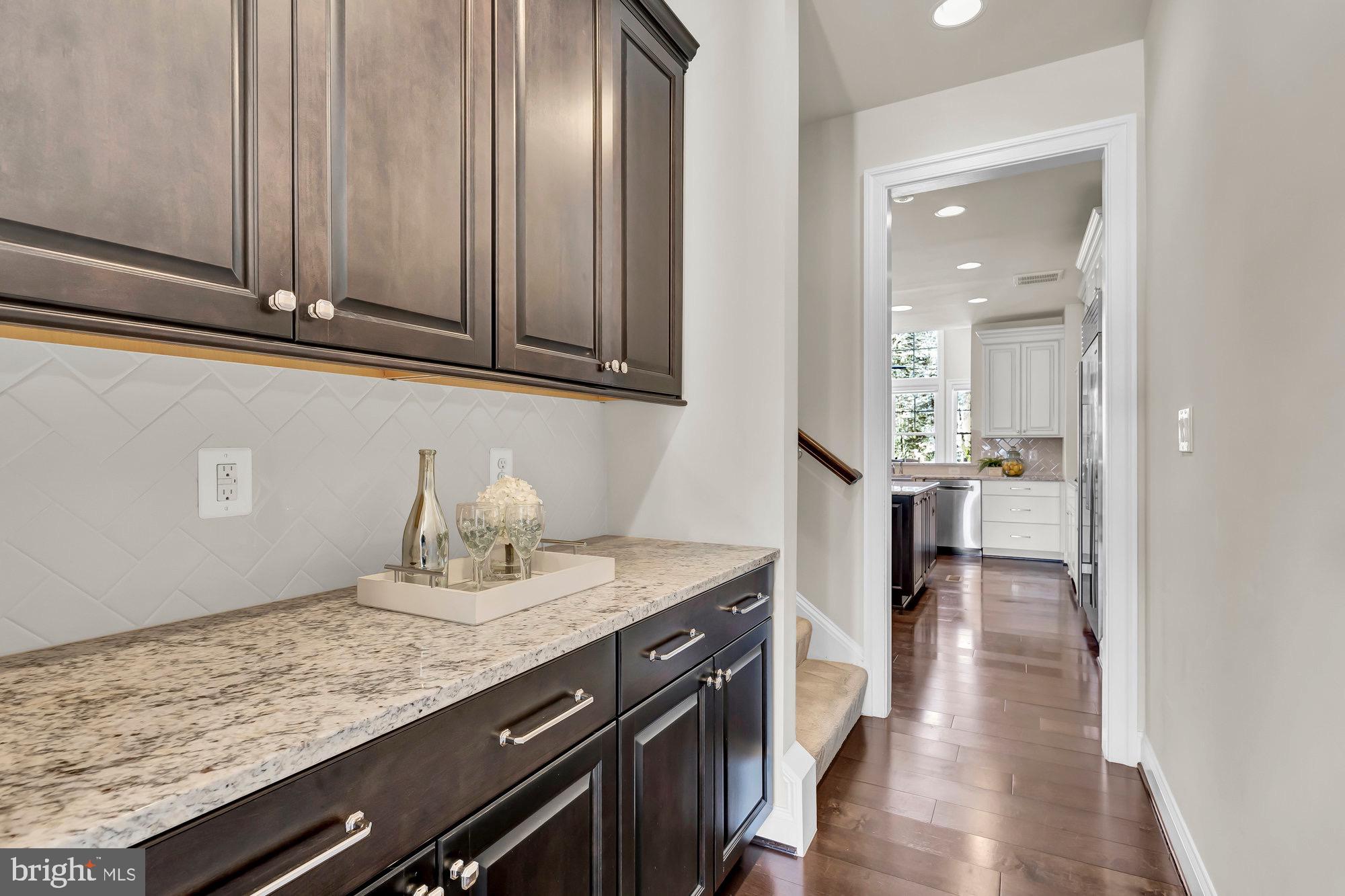 WAPLES MILL ESTATES - Residential