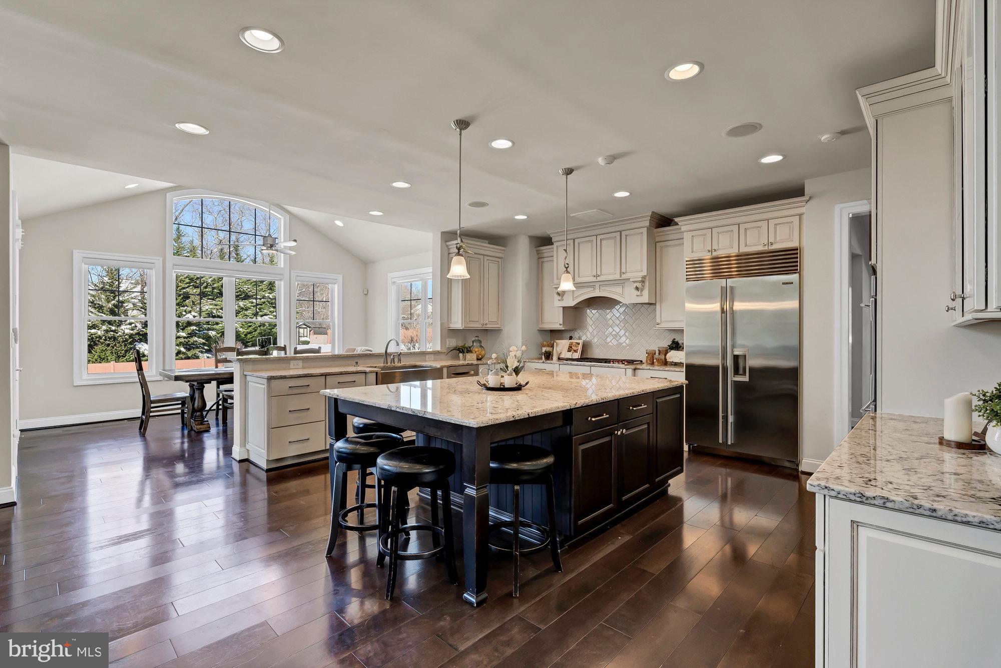 WAPLES MILL ESTATES - Residential