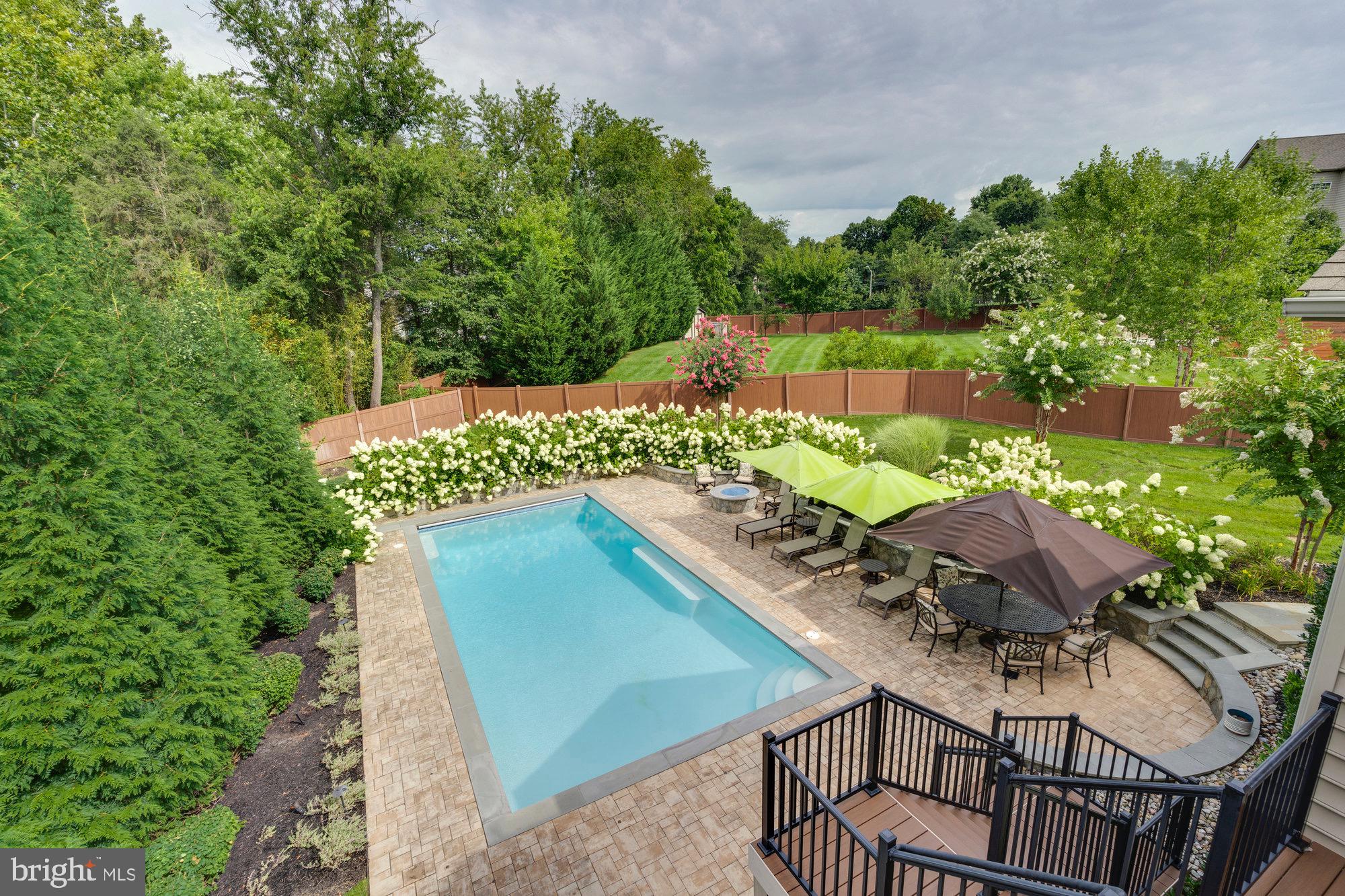 WAPLES MILL ESTATES - Residential