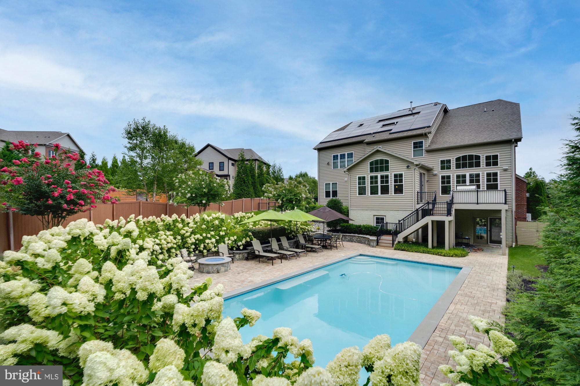 WAPLES MILL ESTATES - Residential