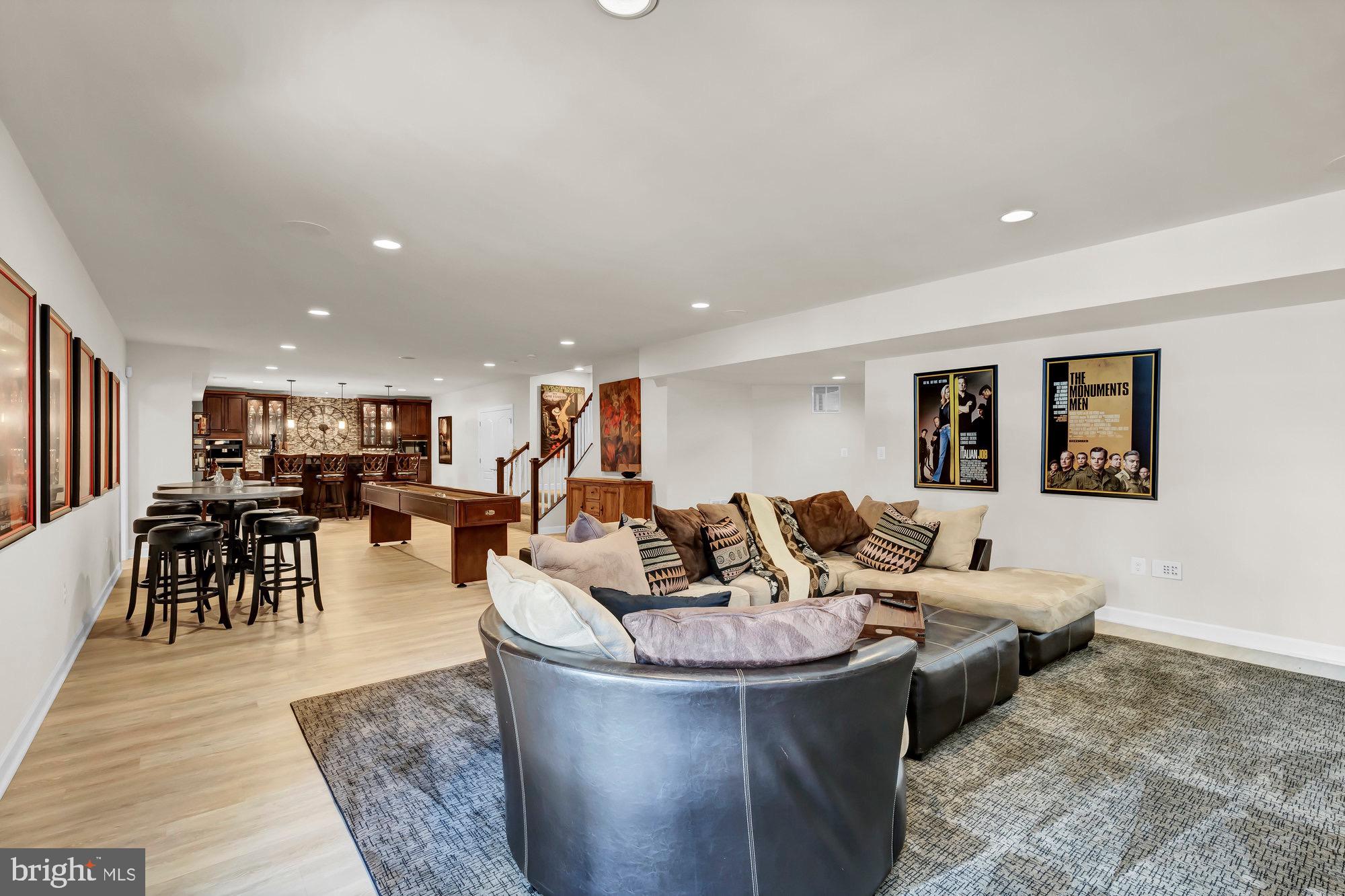 WAPLES MILL ESTATES - Residential