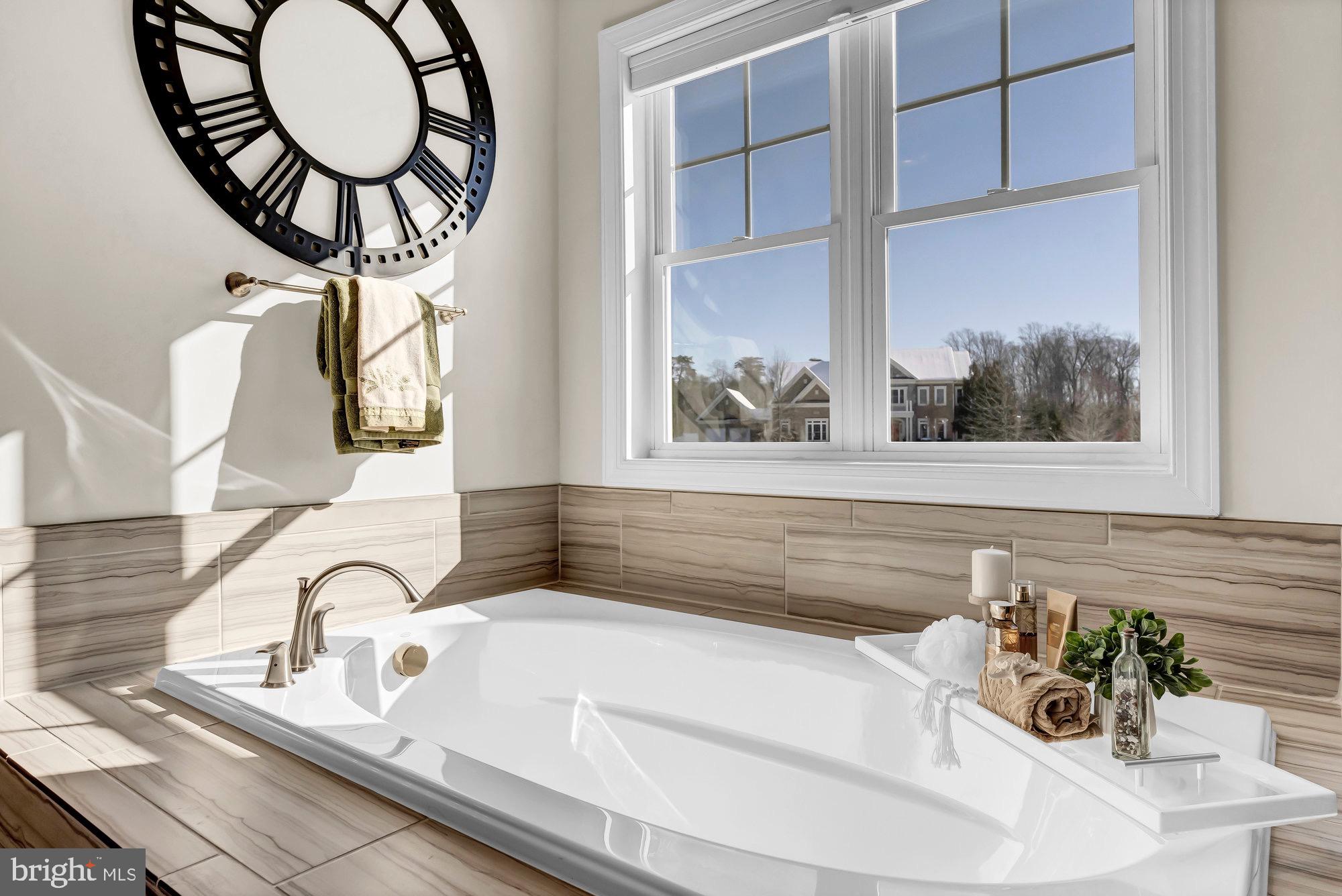 WAPLES MILL ESTATES - Residential