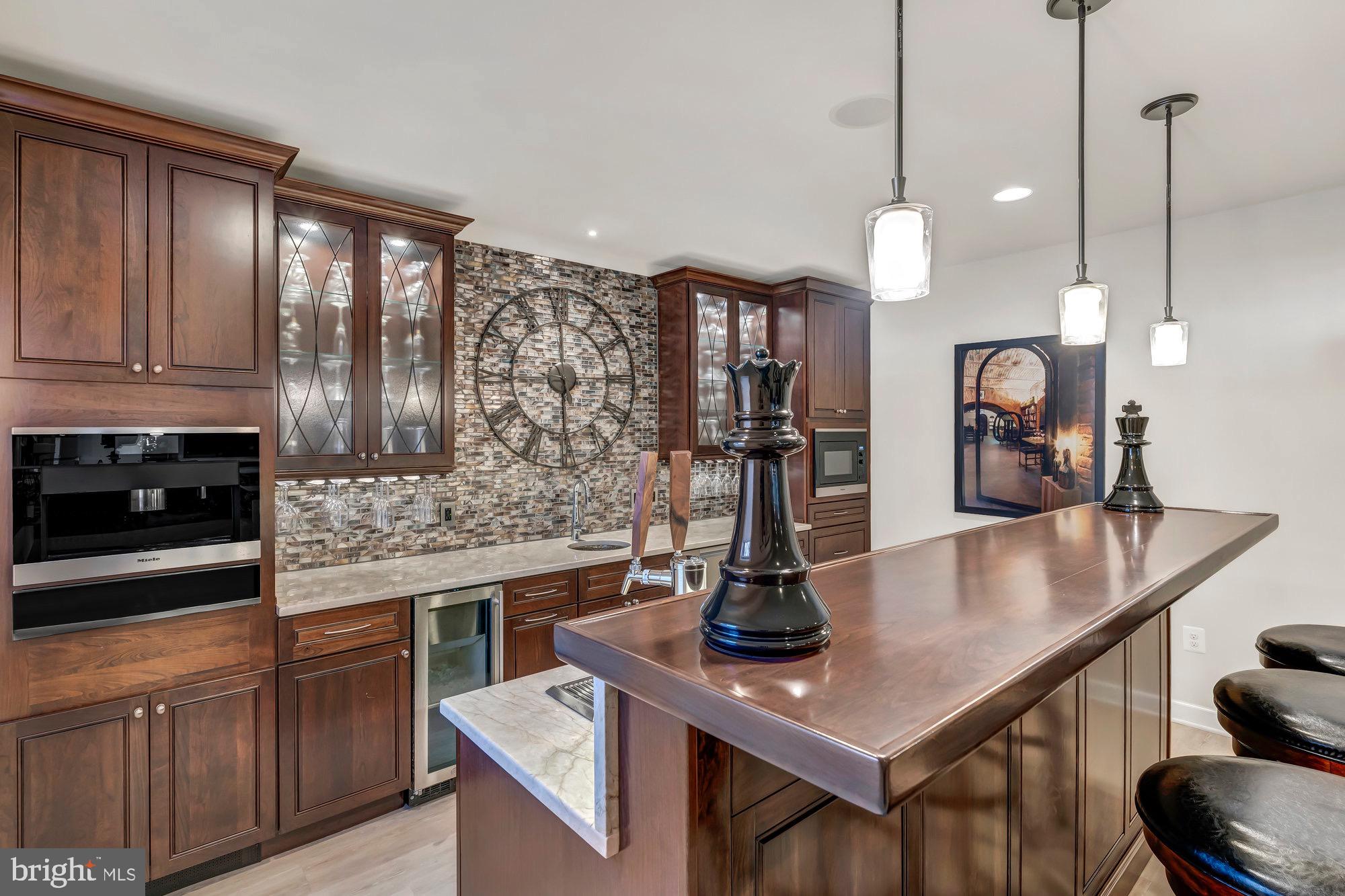 WAPLES MILL ESTATES - Residential