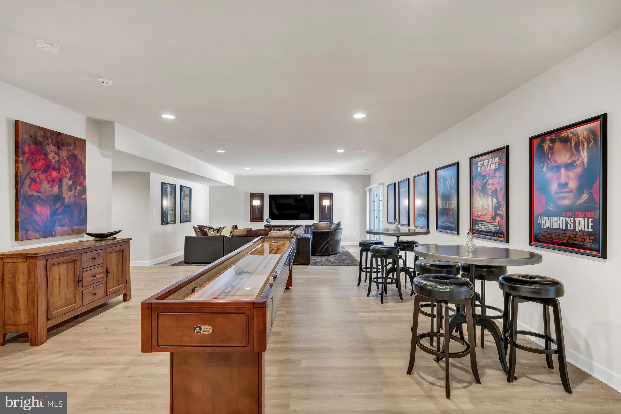 WAPLES MILL ESTATES - Residential