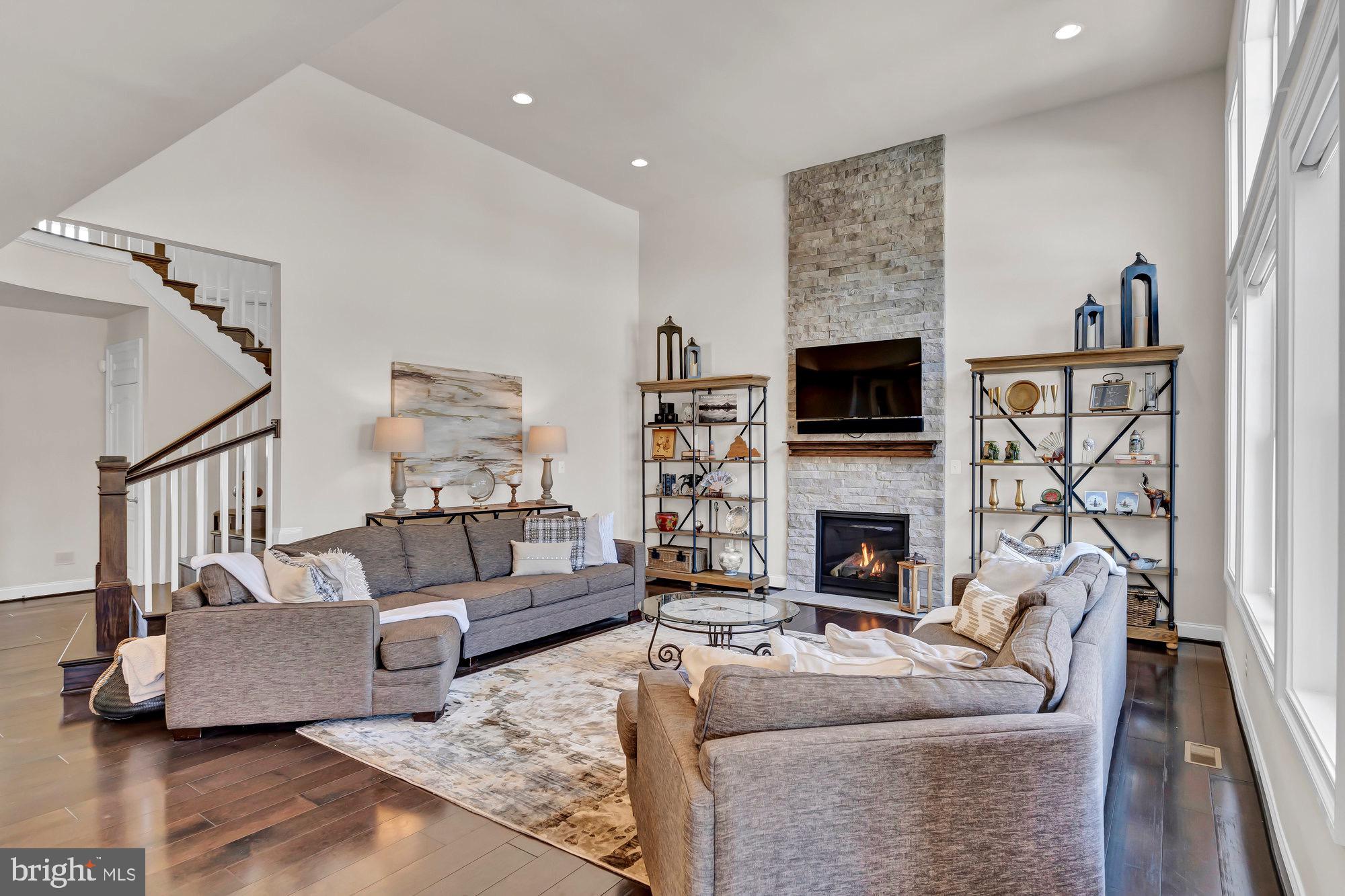 WAPLES MILL ESTATES - Residential