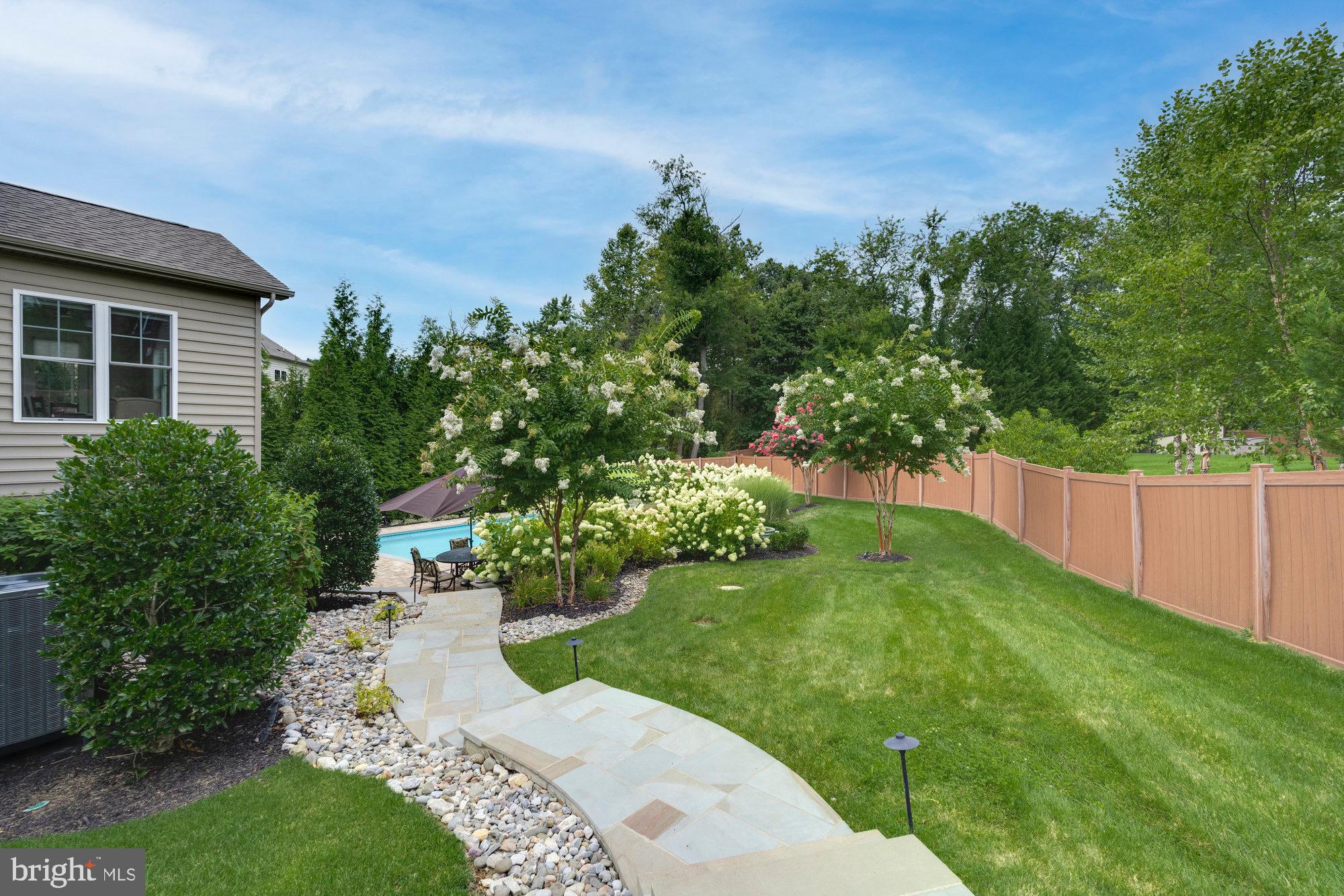 WAPLES MILL ESTATES - Residential