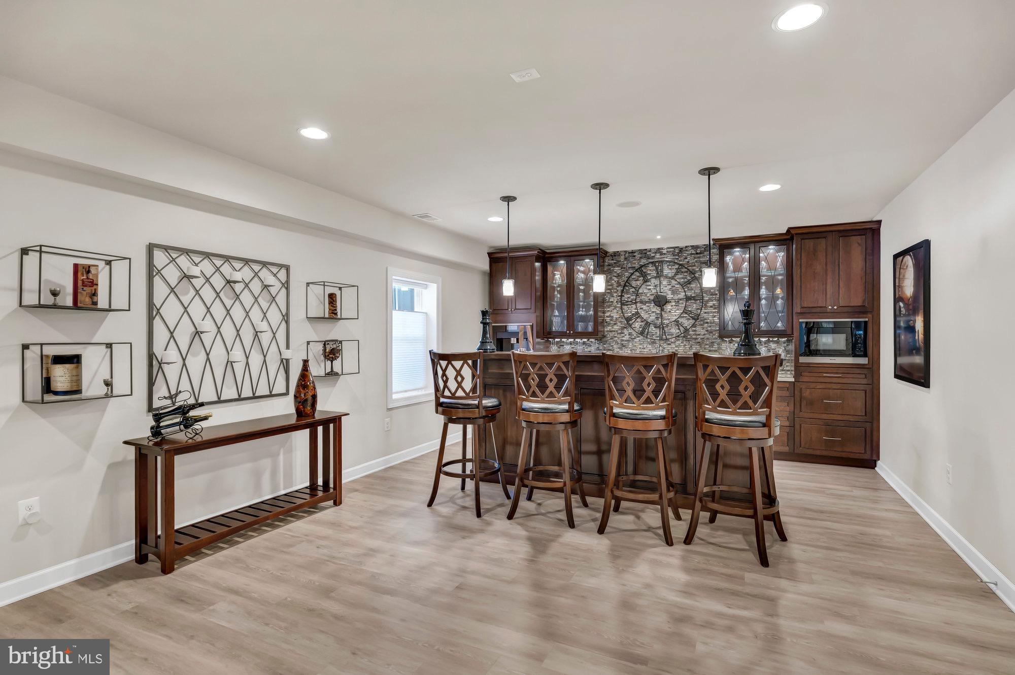 WAPLES MILL ESTATES - Residential