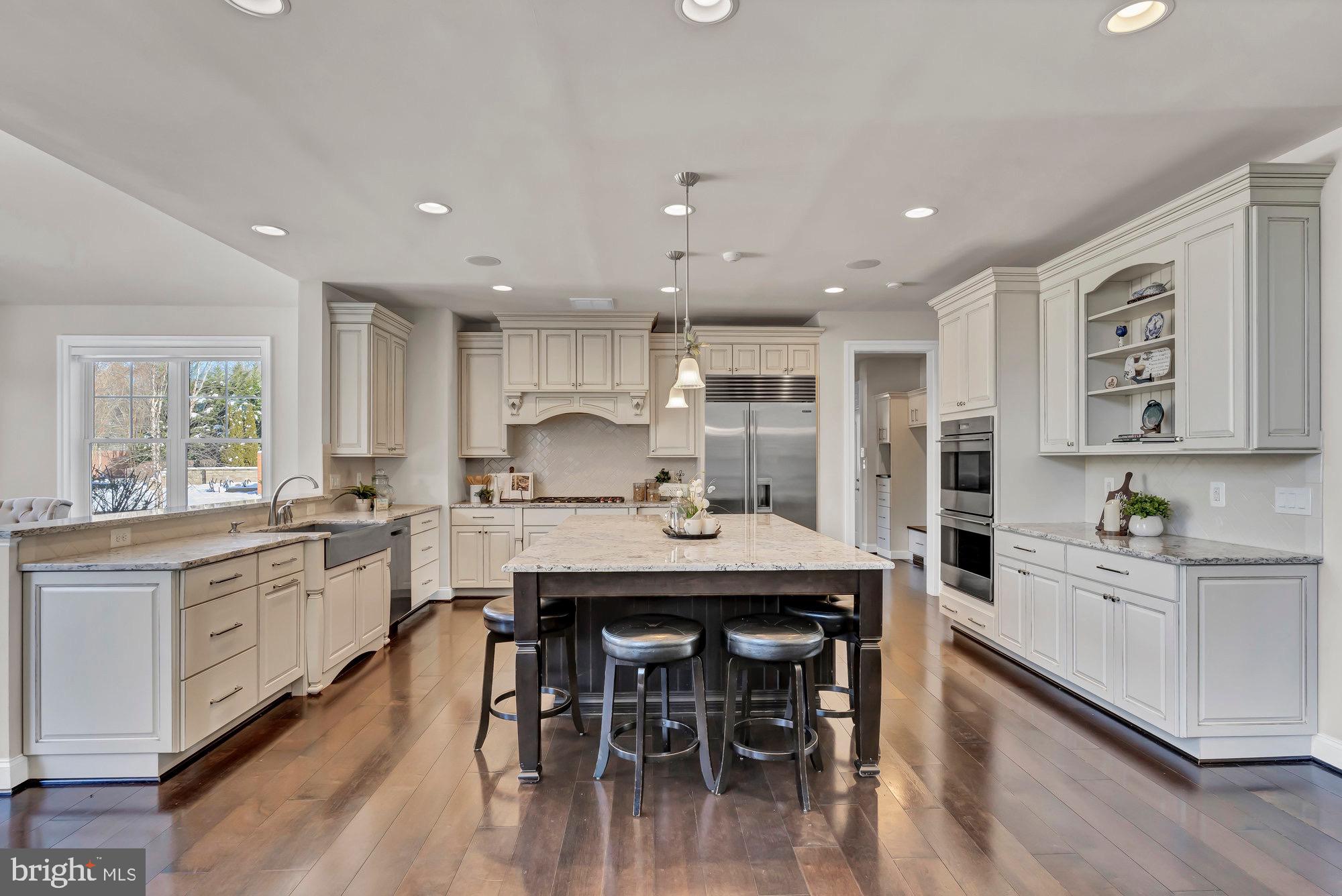 WAPLES MILL ESTATES - Residential