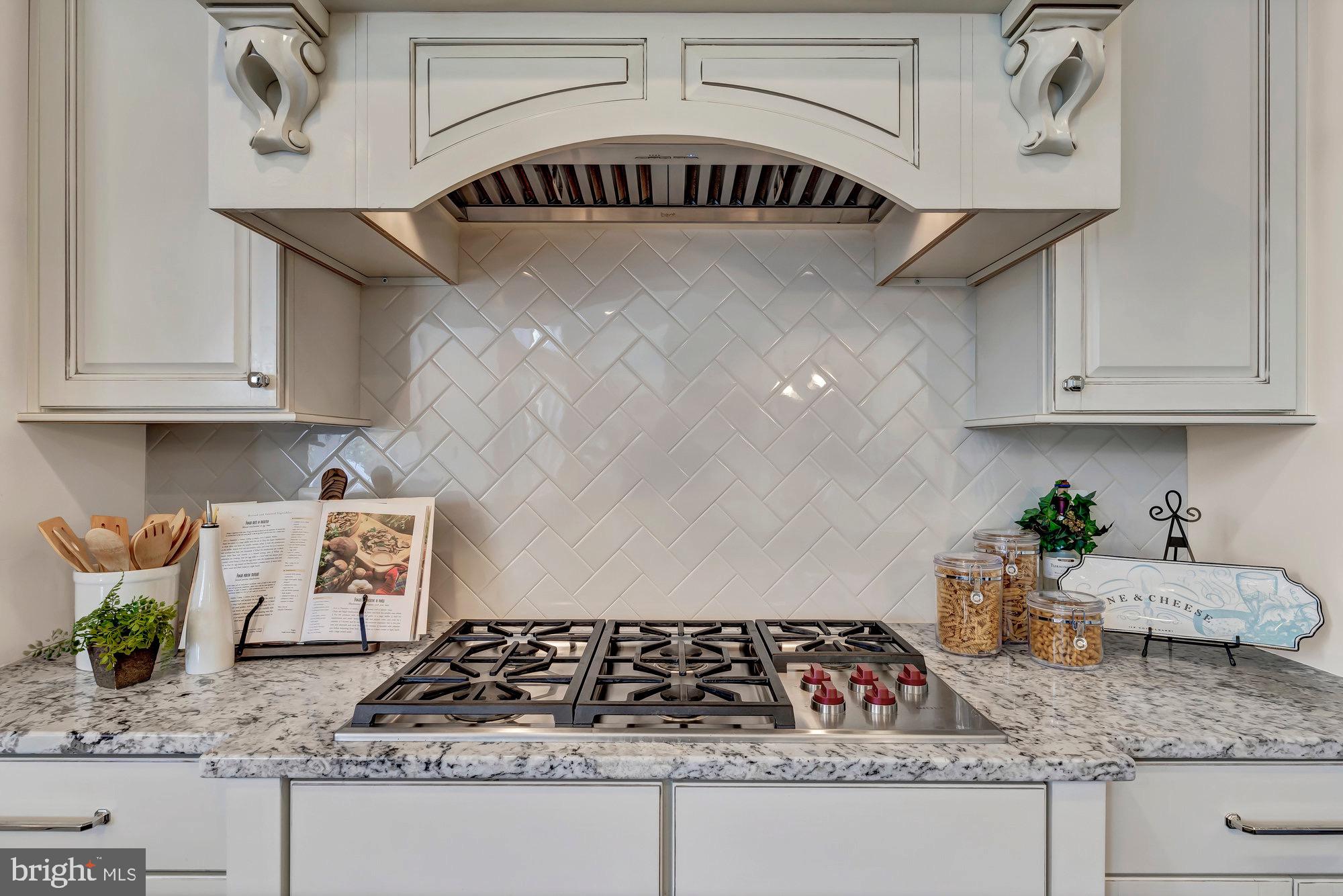 WAPLES MILL ESTATES - Residential