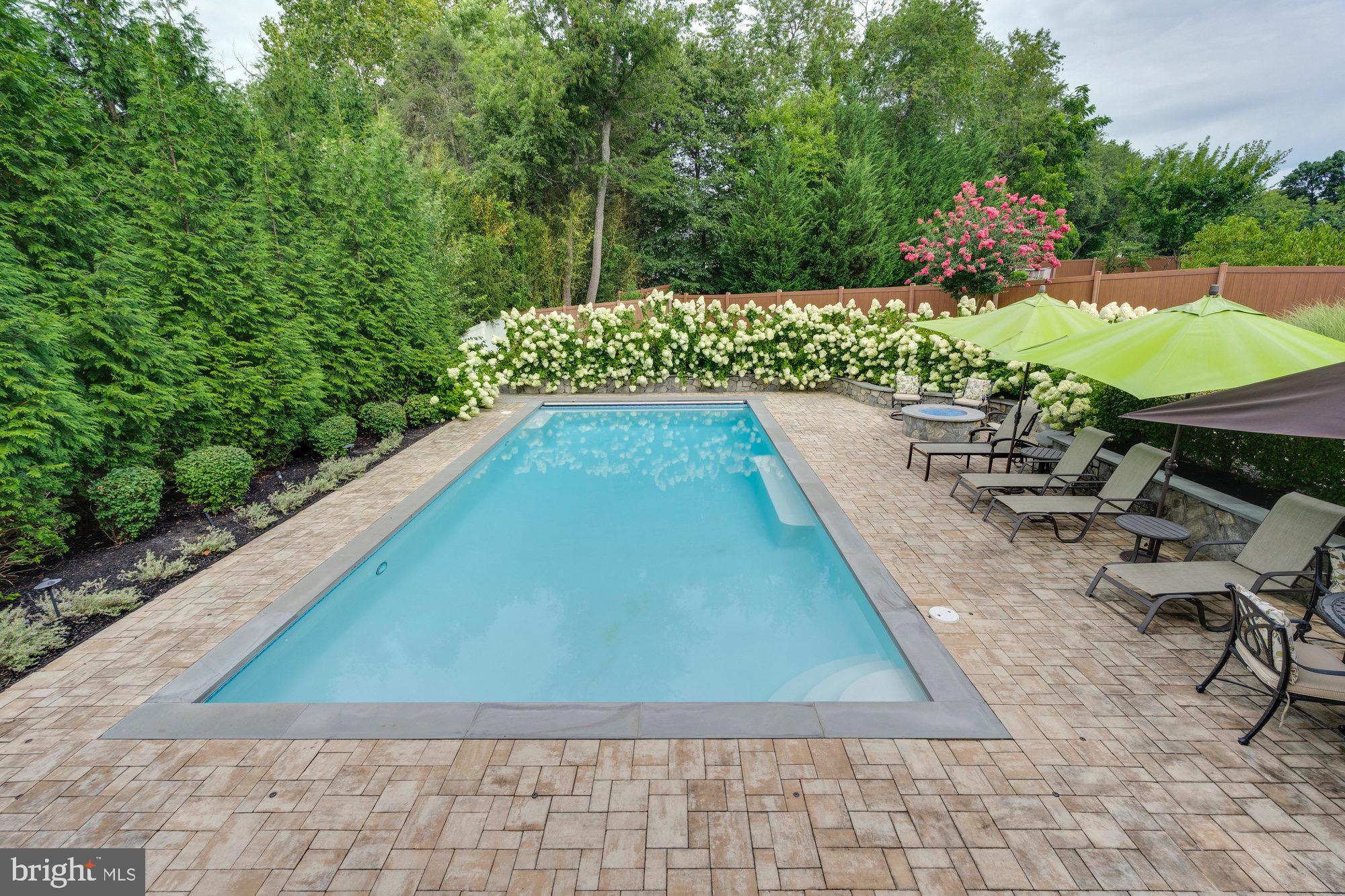 WAPLES MILL ESTATES - Residential