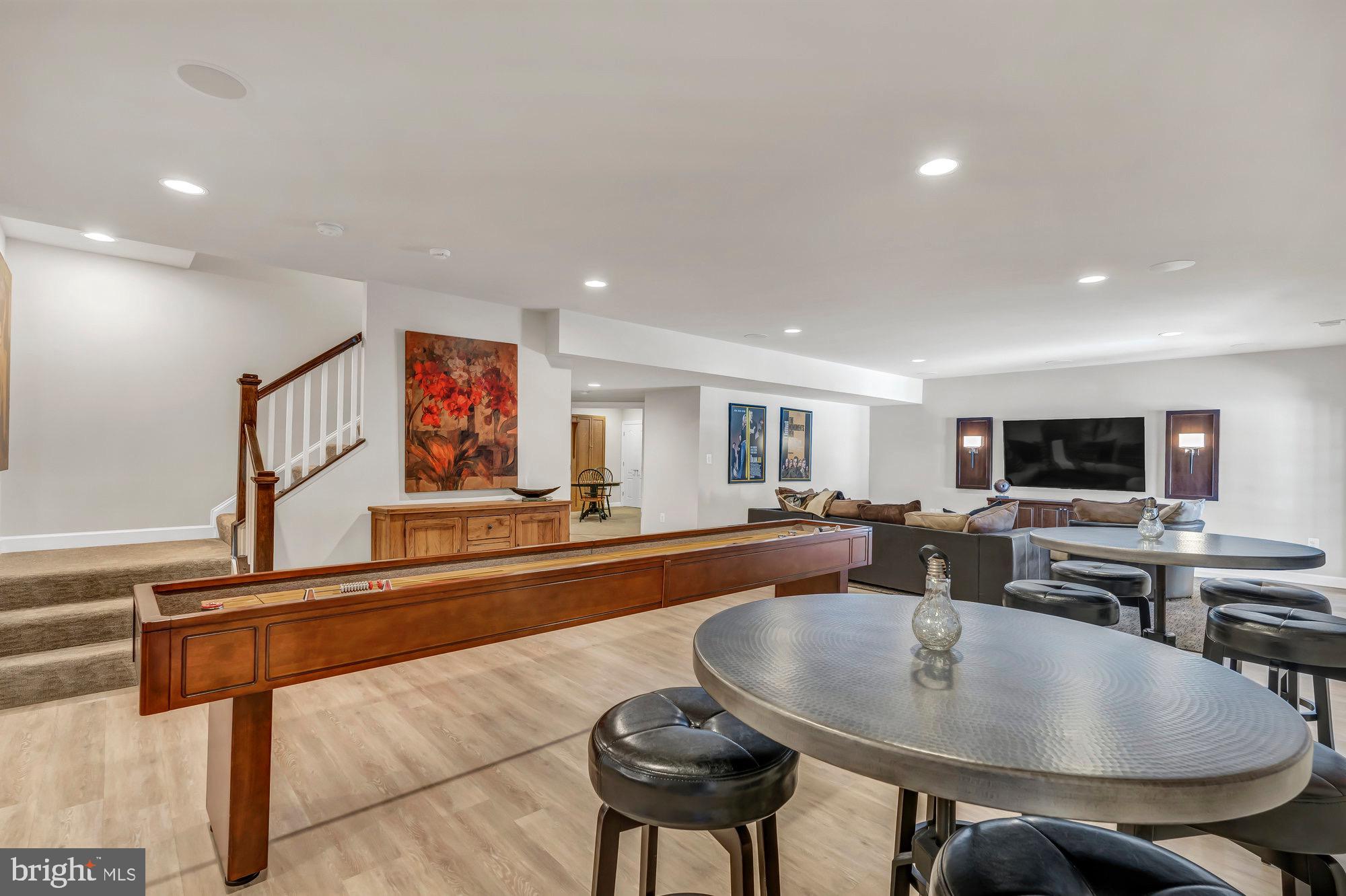 WAPLES MILL ESTATES - Residential