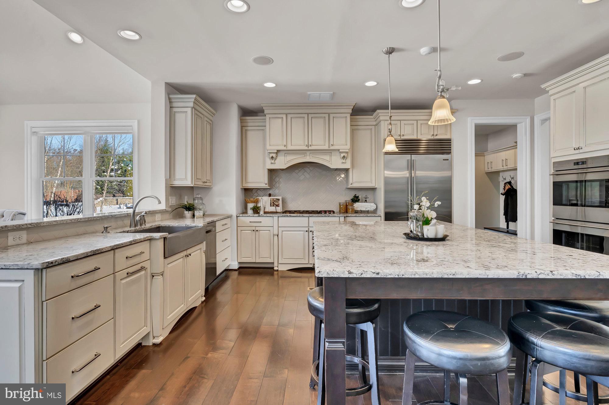 WAPLES MILL ESTATES - Residential