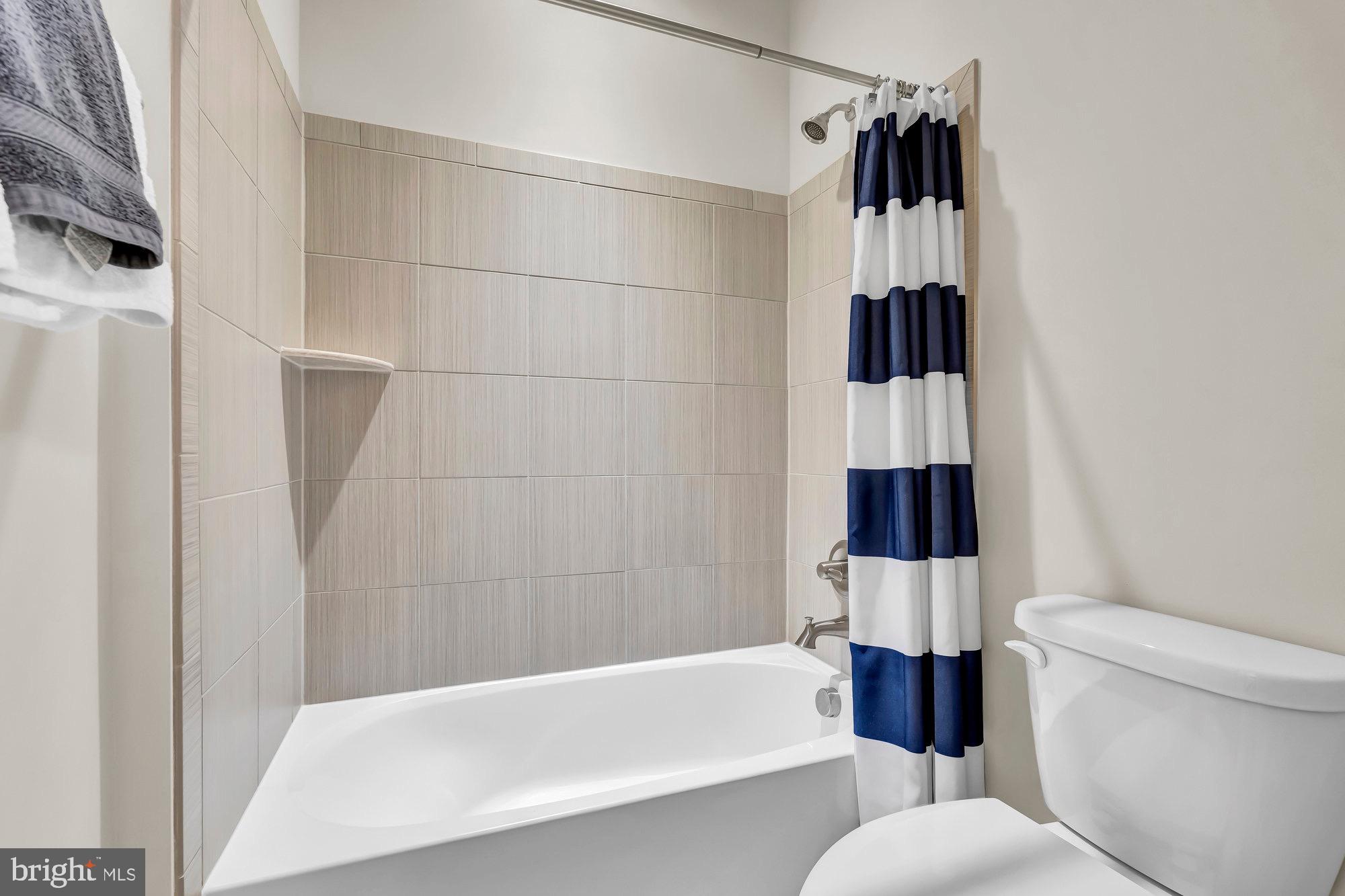 WAPLES MILL ESTATES - Residential