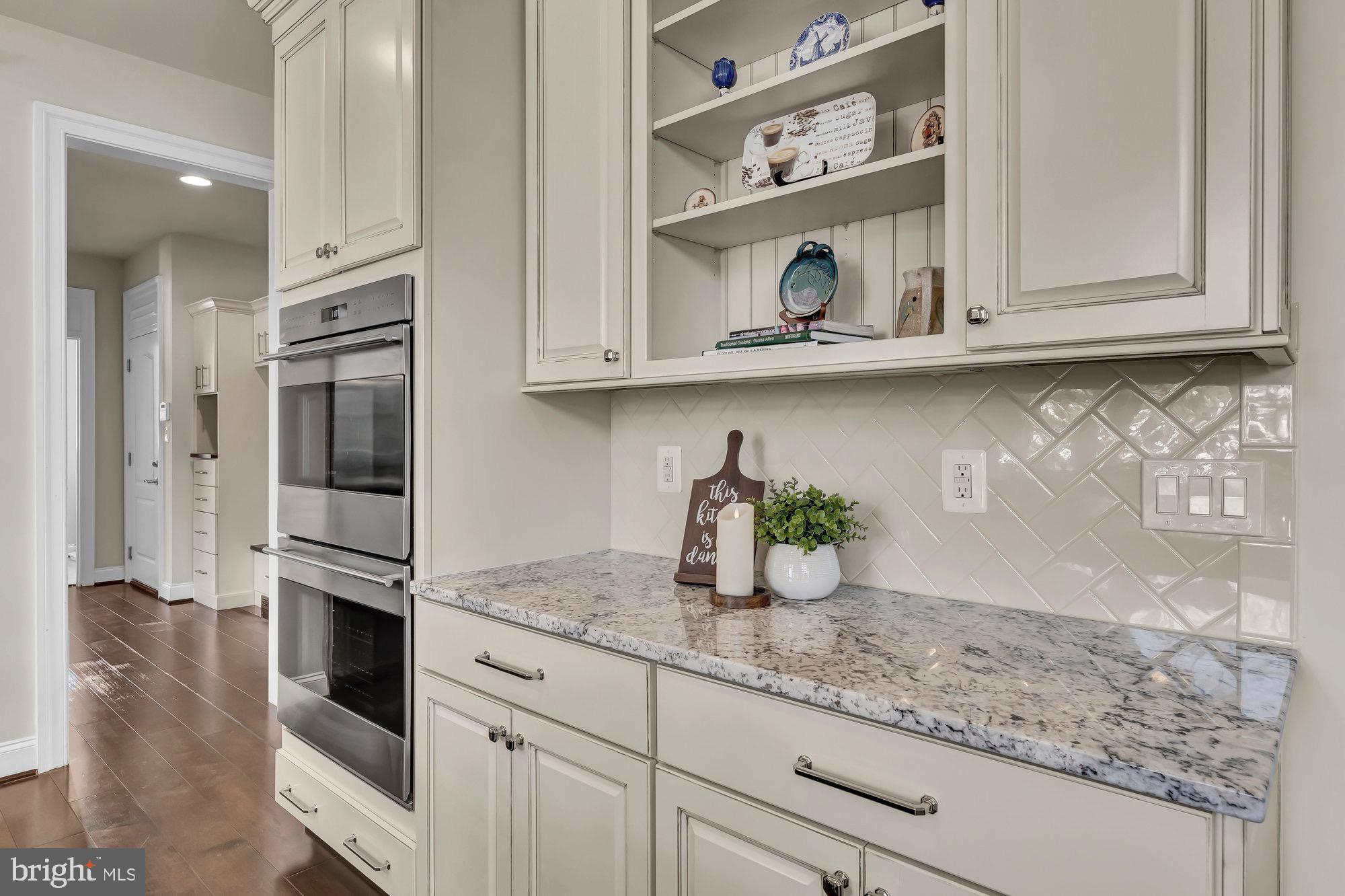 WAPLES MILL ESTATES - Residential