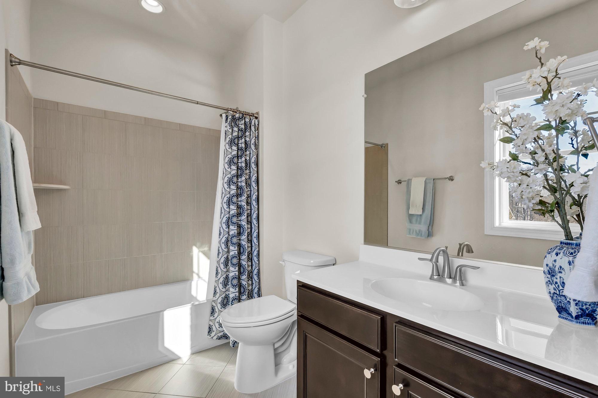 WAPLES MILL ESTATES - Residential