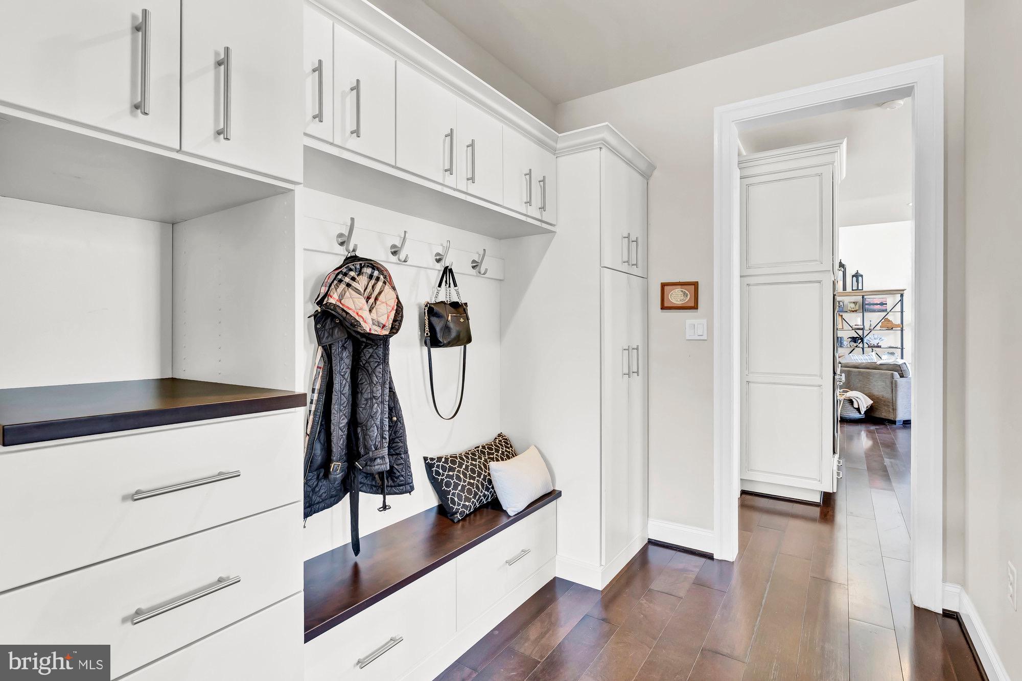 WAPLES MILL ESTATES - Residential