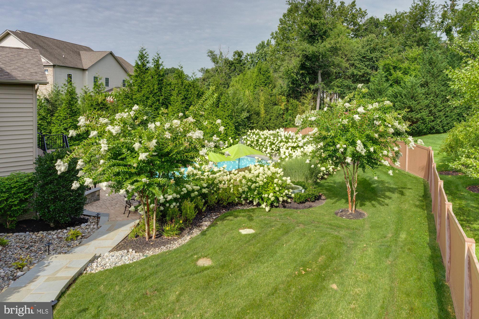 WAPLES MILL ESTATES - Residential