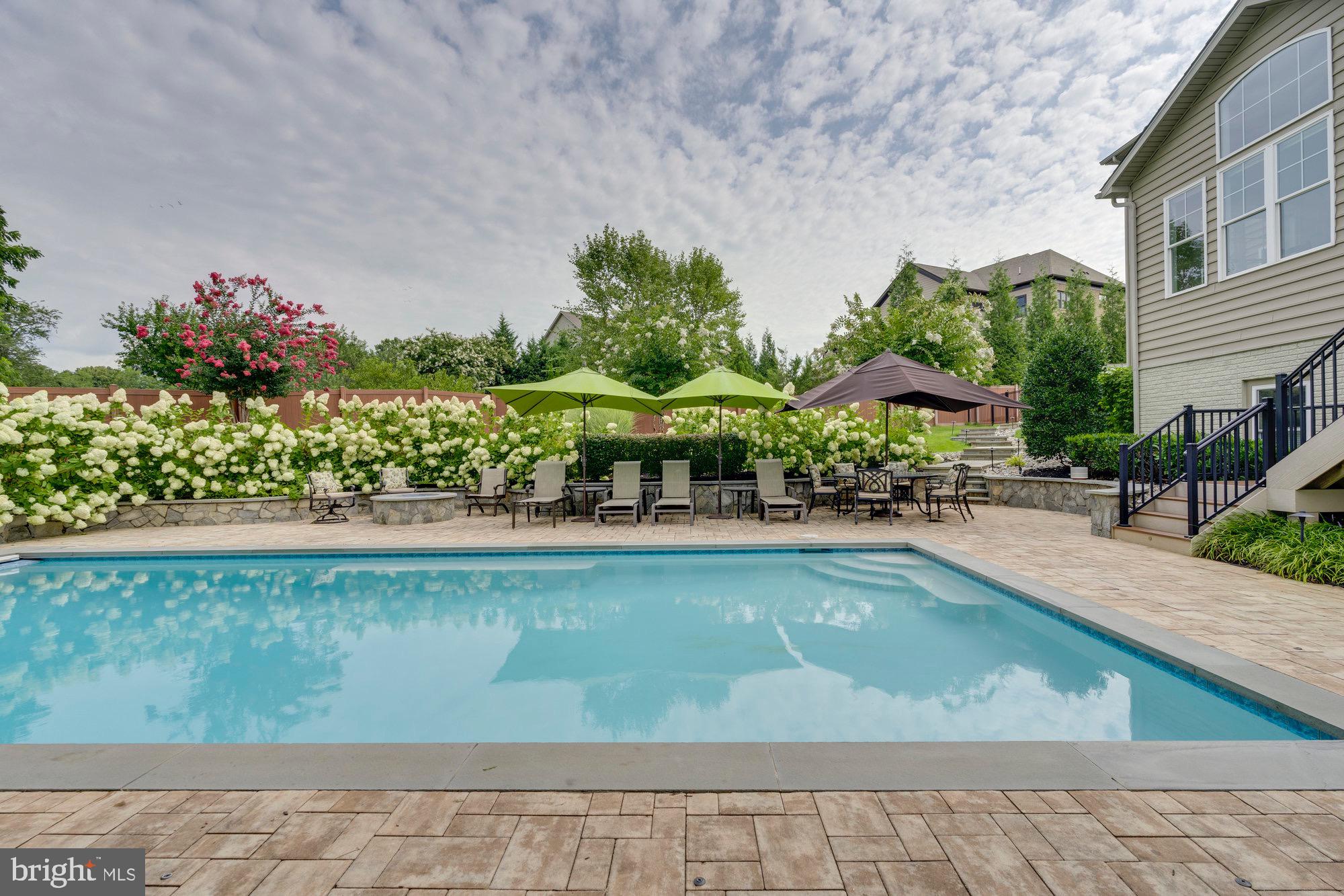 WAPLES MILL ESTATES - Residential