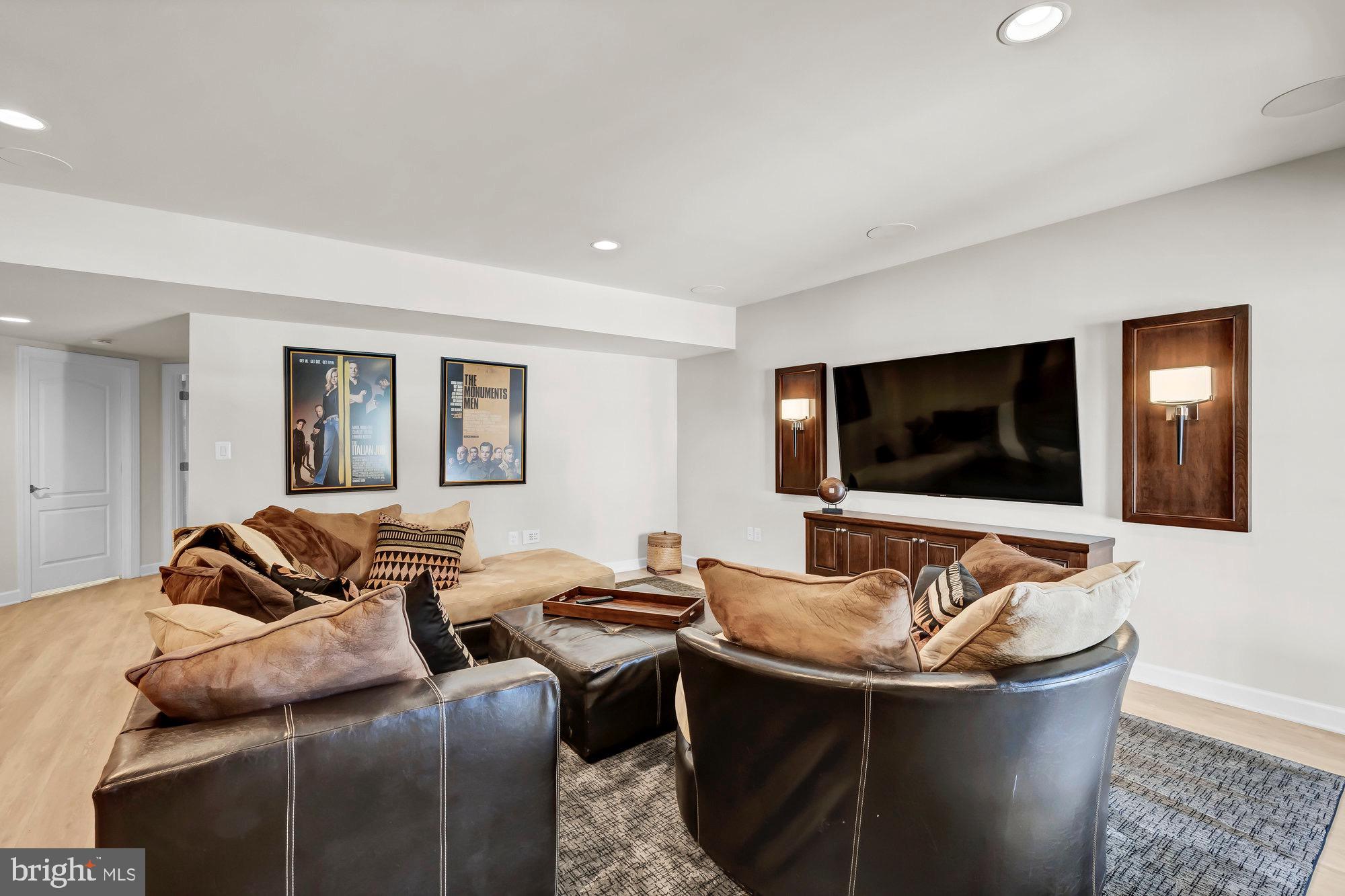 WAPLES MILL ESTATES - Residential