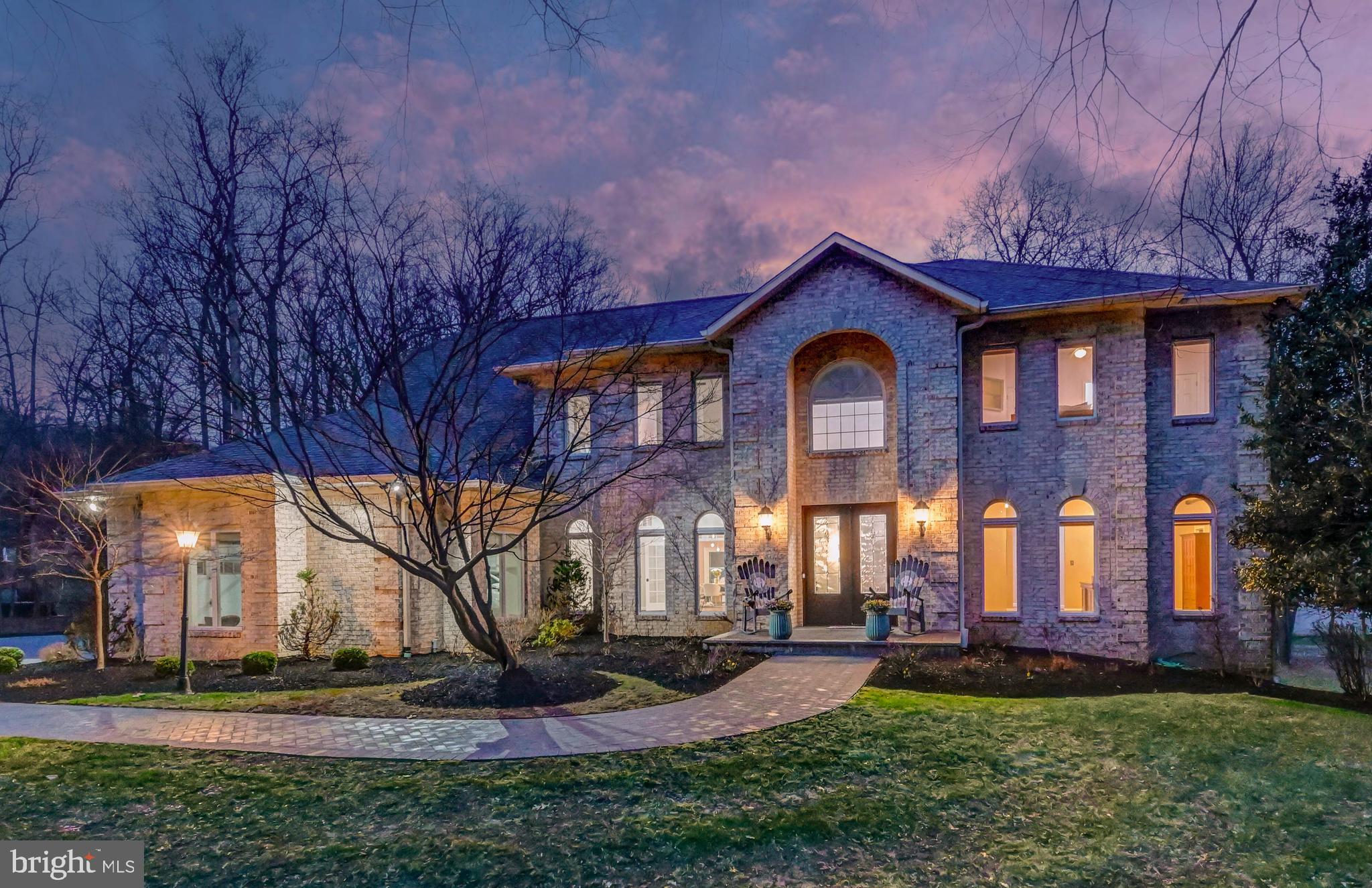 12 HUNTERSWORTH COURT