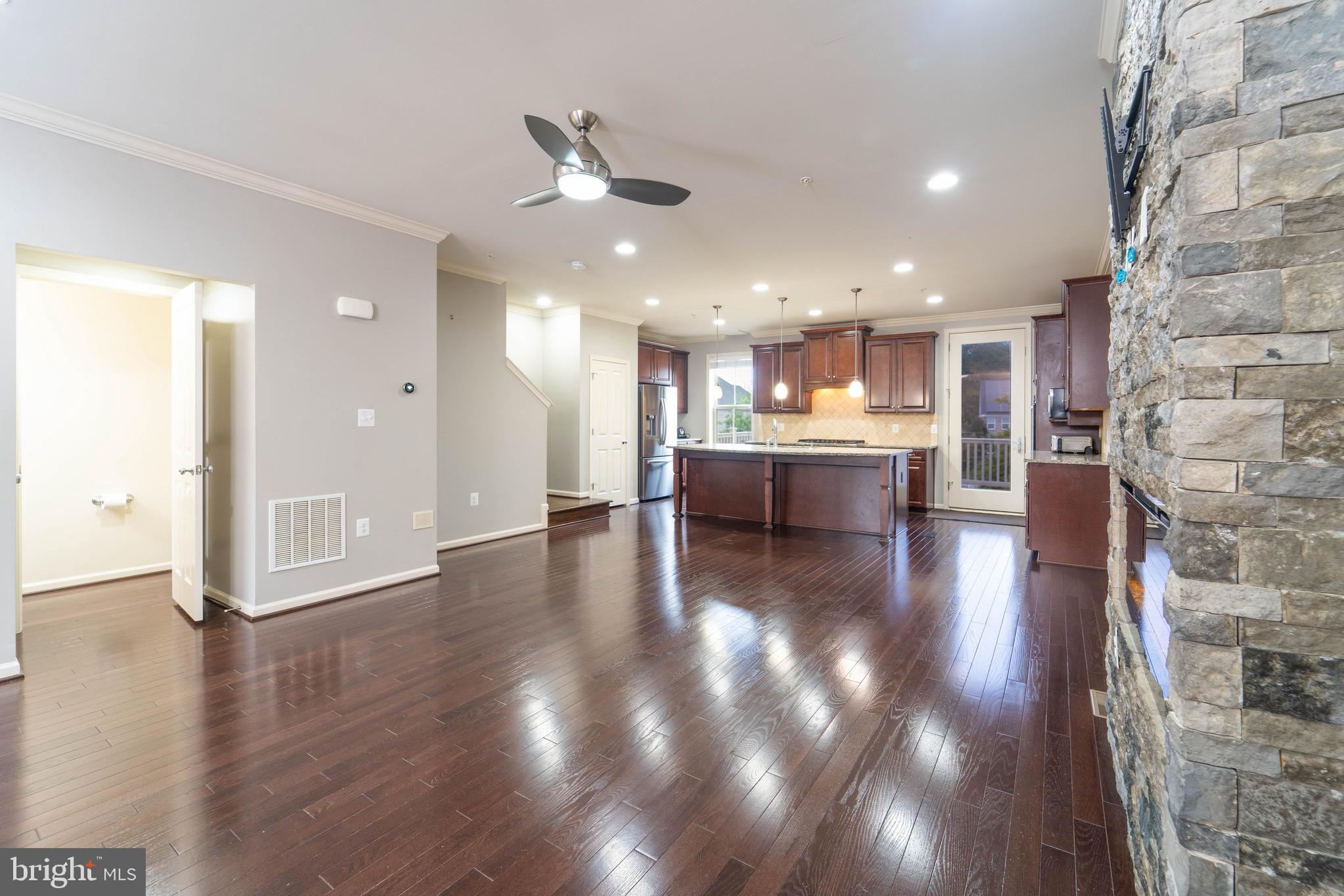 POPLAR RUN - Residential Lease