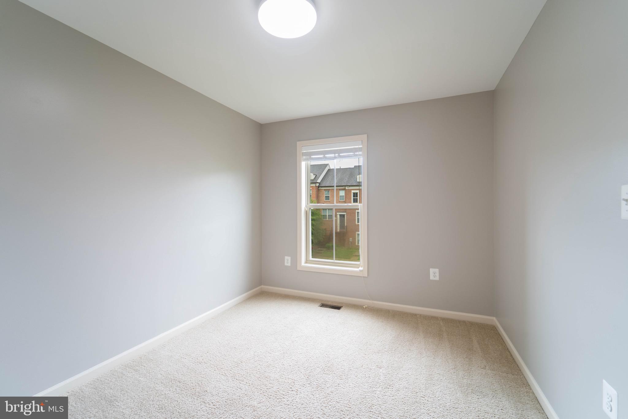 POPLAR RUN - Residential Lease