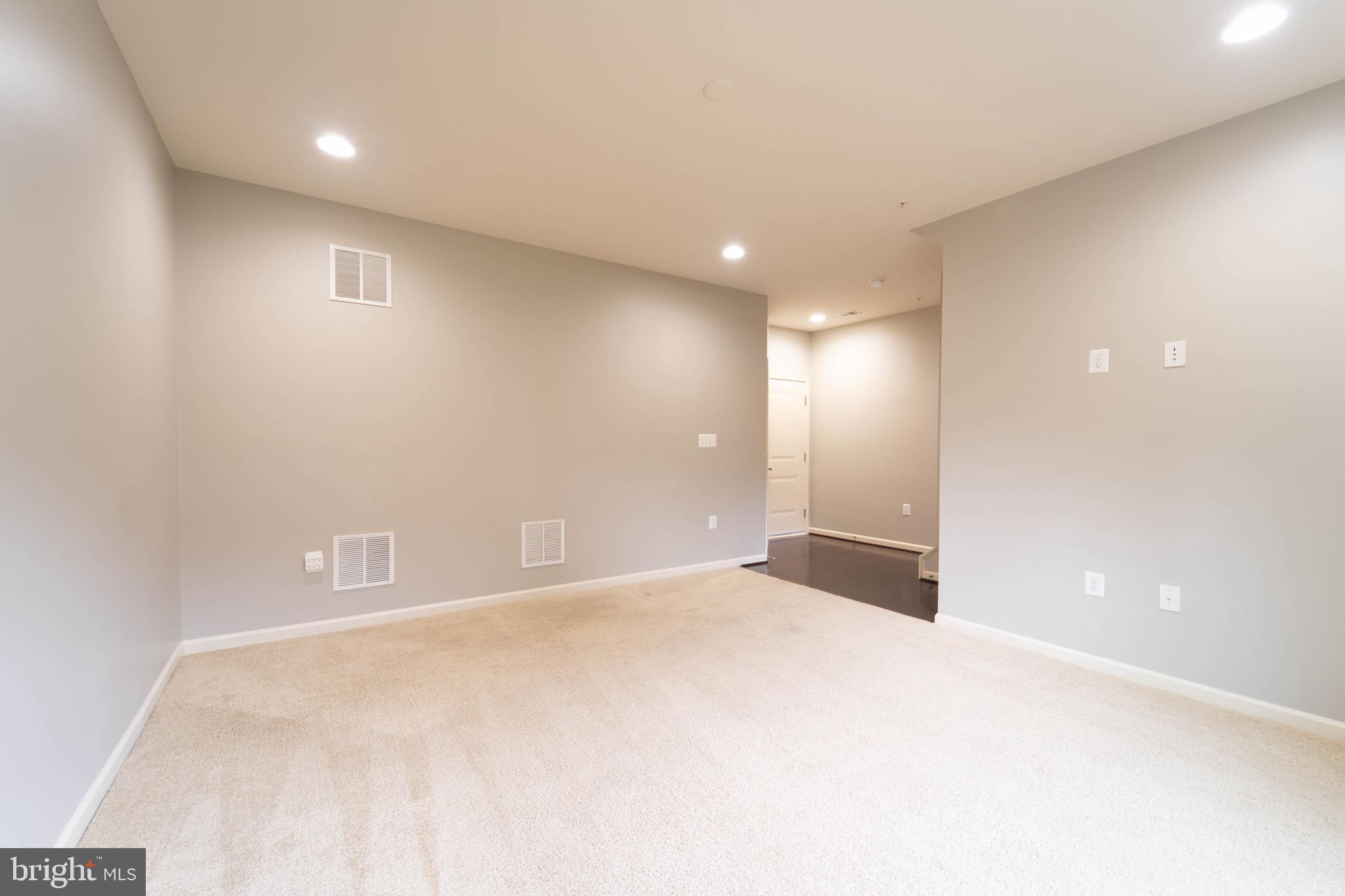 POPLAR RUN - Residential Lease