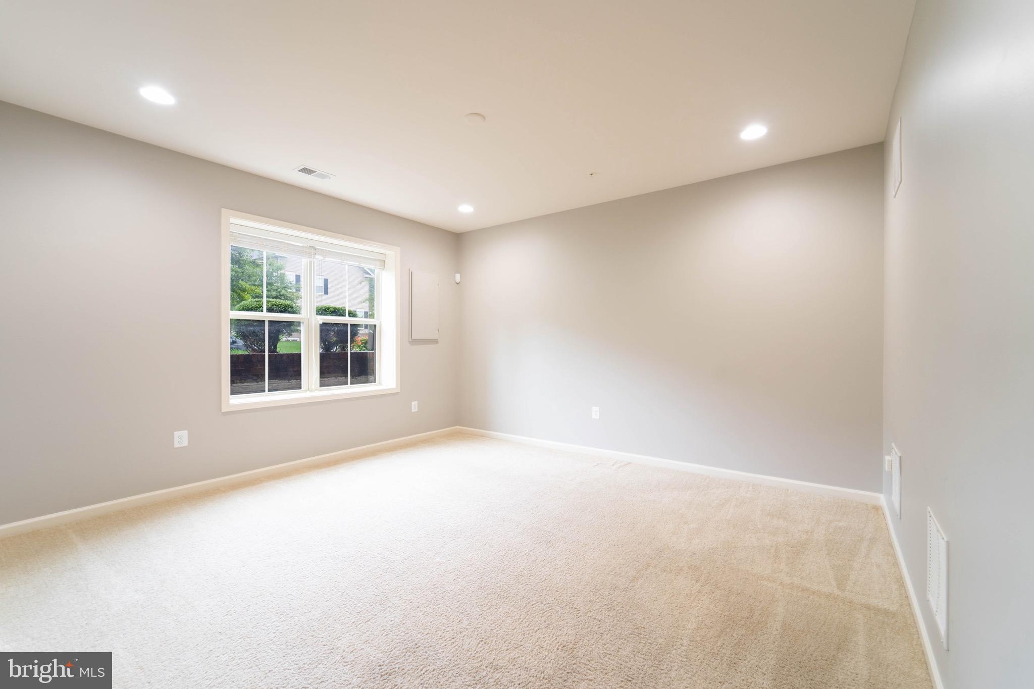 POPLAR RUN - Residential Lease