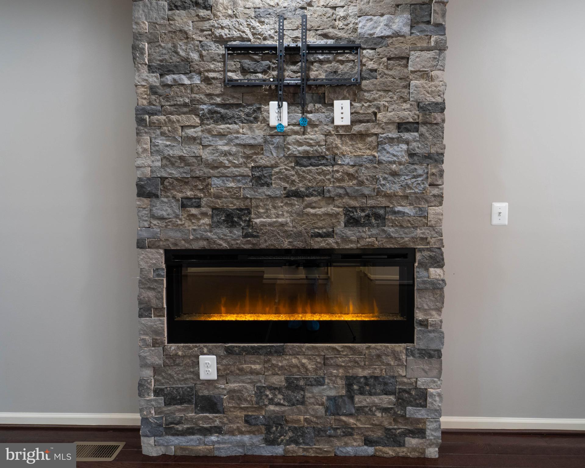 POPLAR RUN - Residential Lease