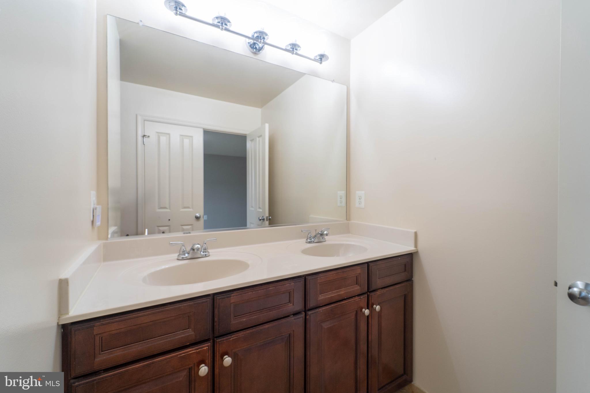 POPLAR RUN - Residential Lease