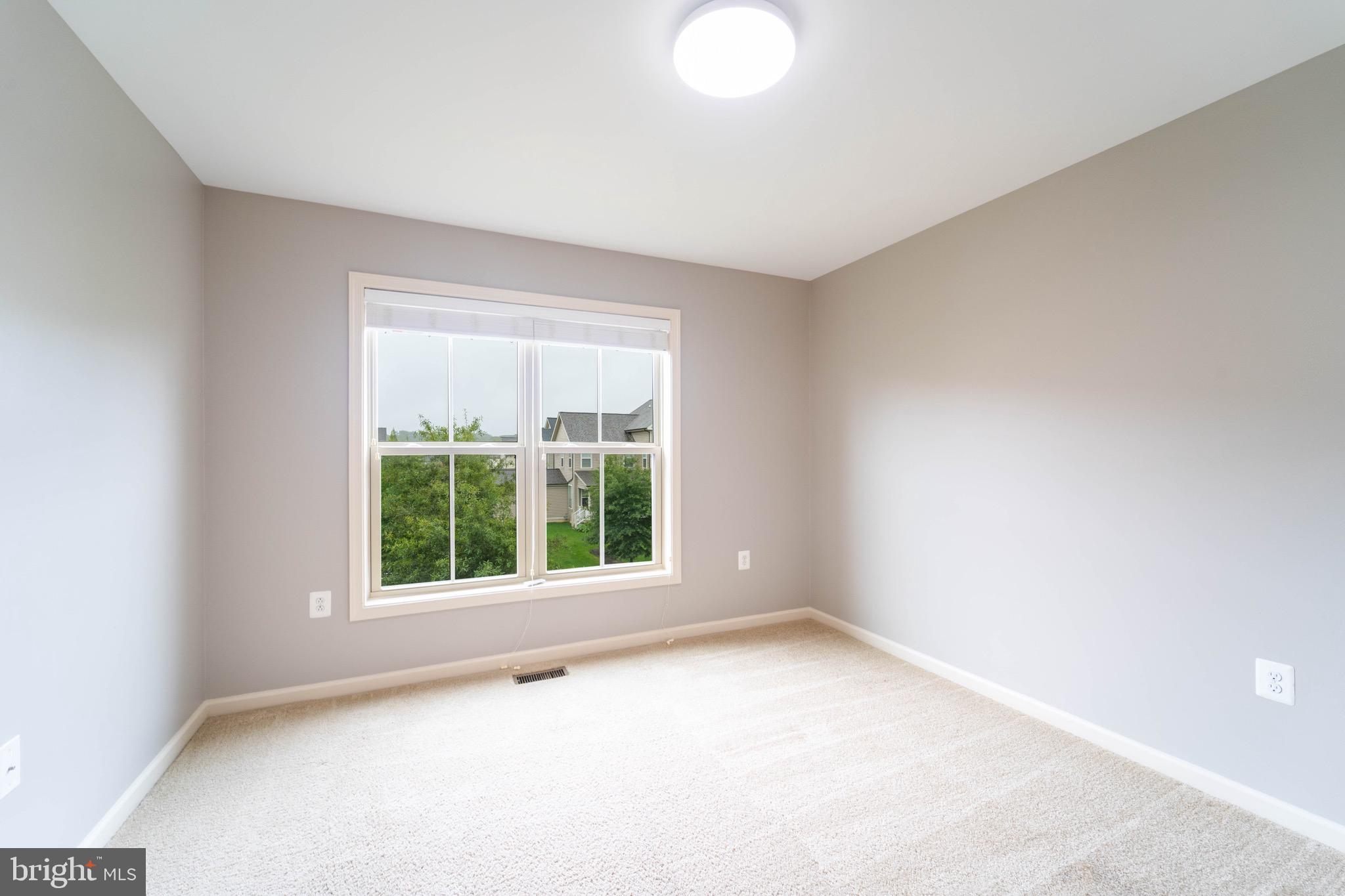 POPLAR RUN - Residential Lease