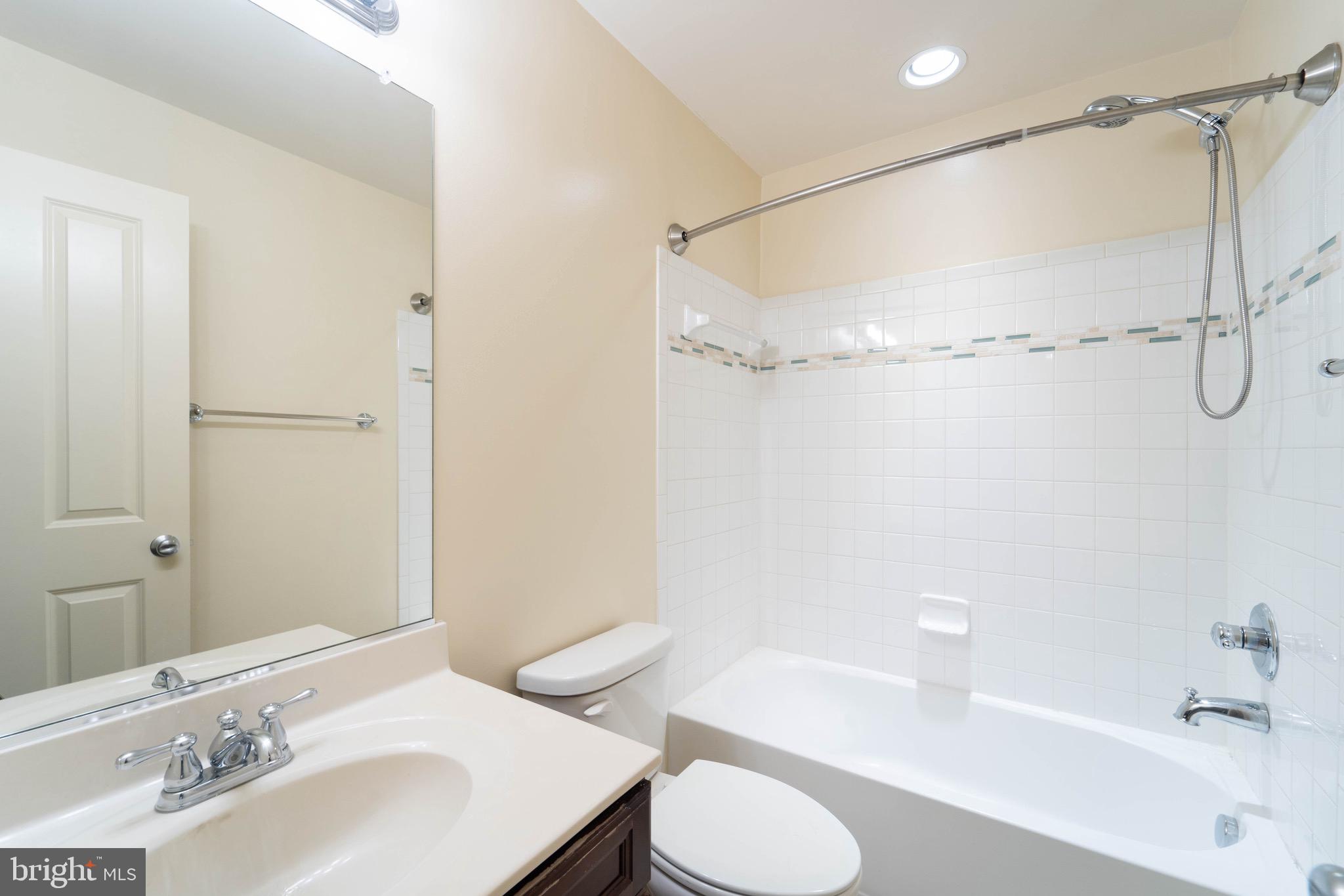 POPLAR RUN - Residential Lease