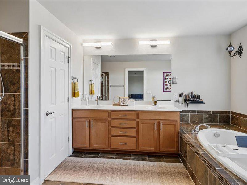 EAST GATE - Residential