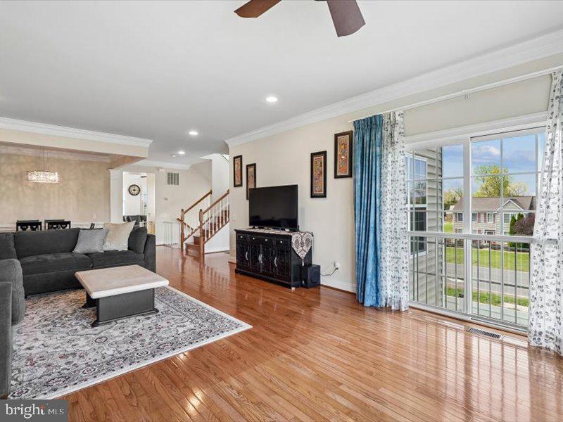 EAST GATE - Residential