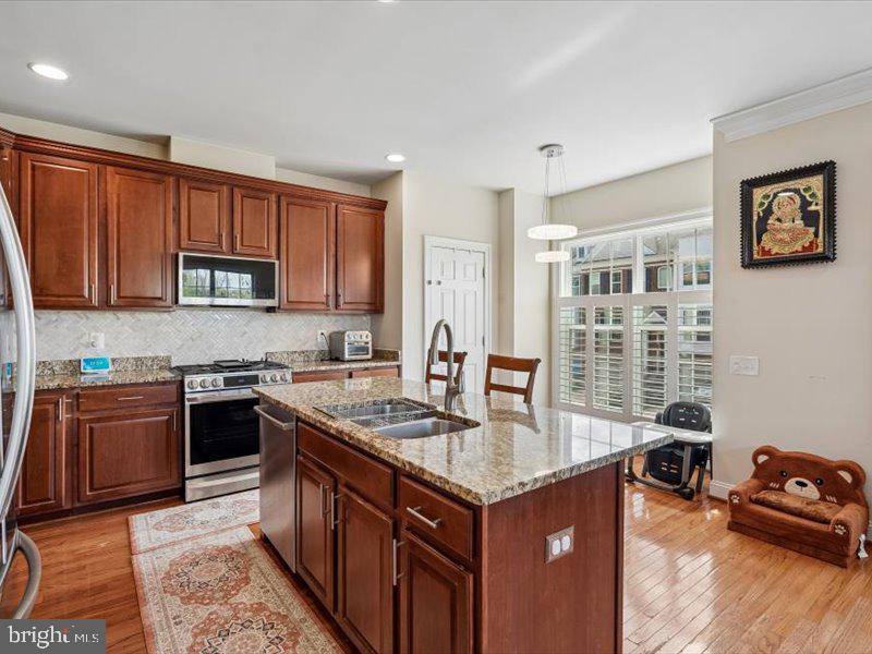 EAST GATE - Residential